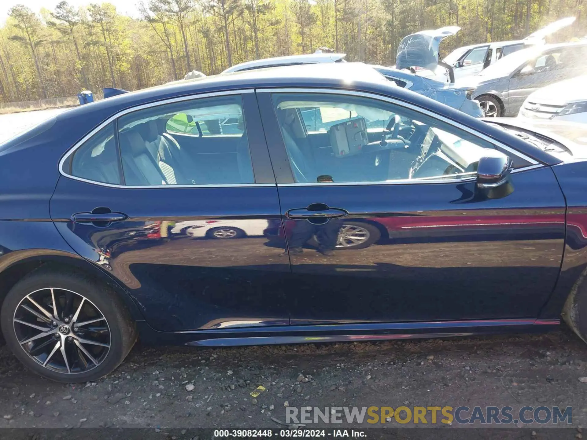 14 Photograph of a damaged car 4T1T11AK5NU617566 TOYOTA CAMRY 2022