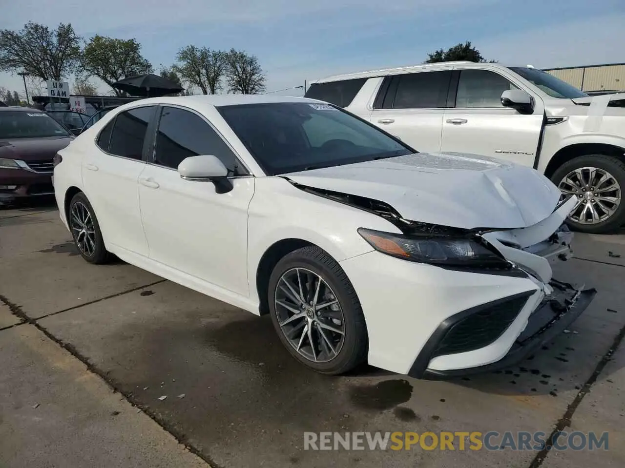4 Photograph of a damaged car 4T1T11AK5NU645092 TOYOTA CAMRY 2022
