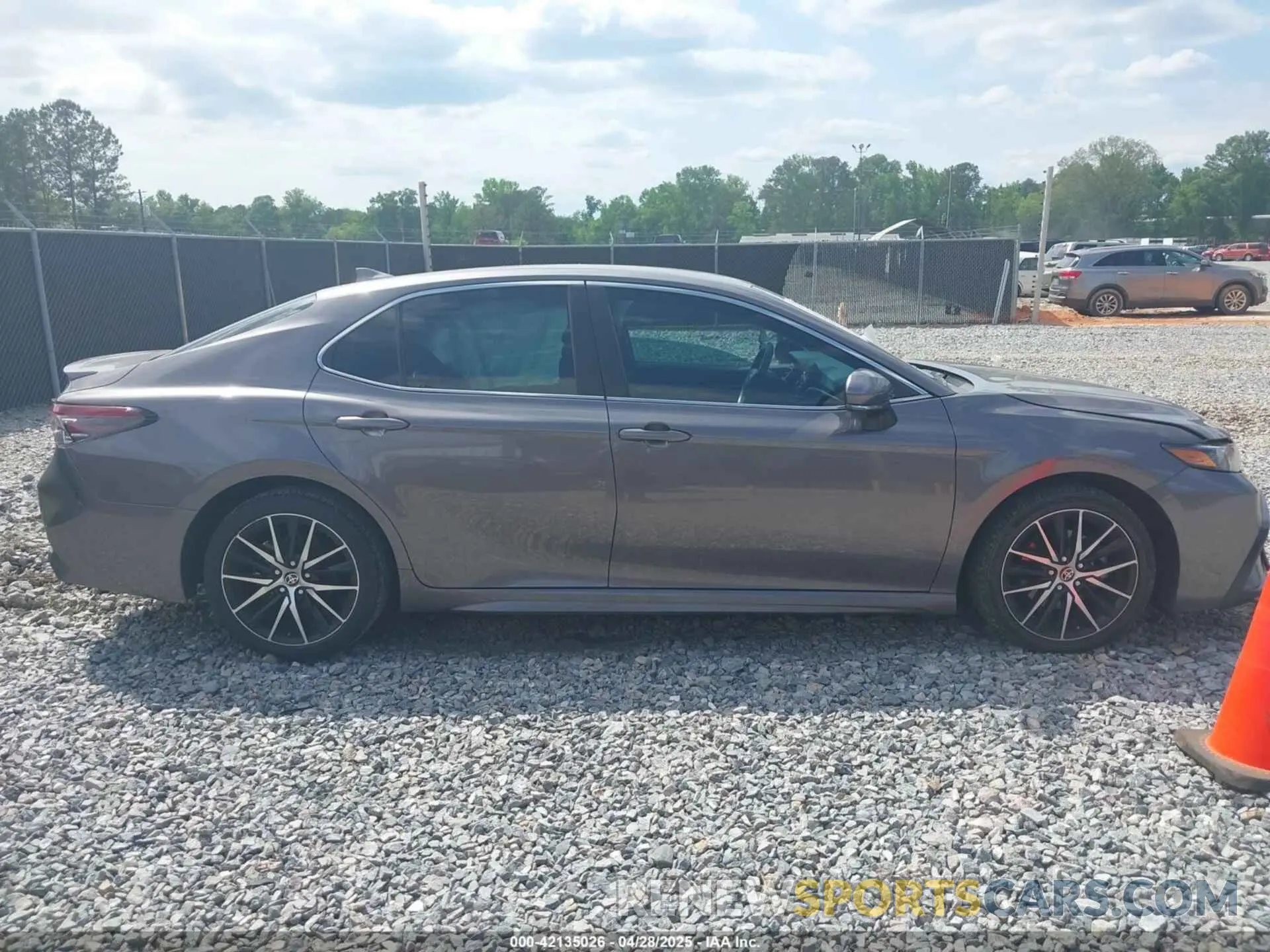 13 Photograph of a damaged car 4T1T11AK5NU701354 TOYOTA CAMRY 2022