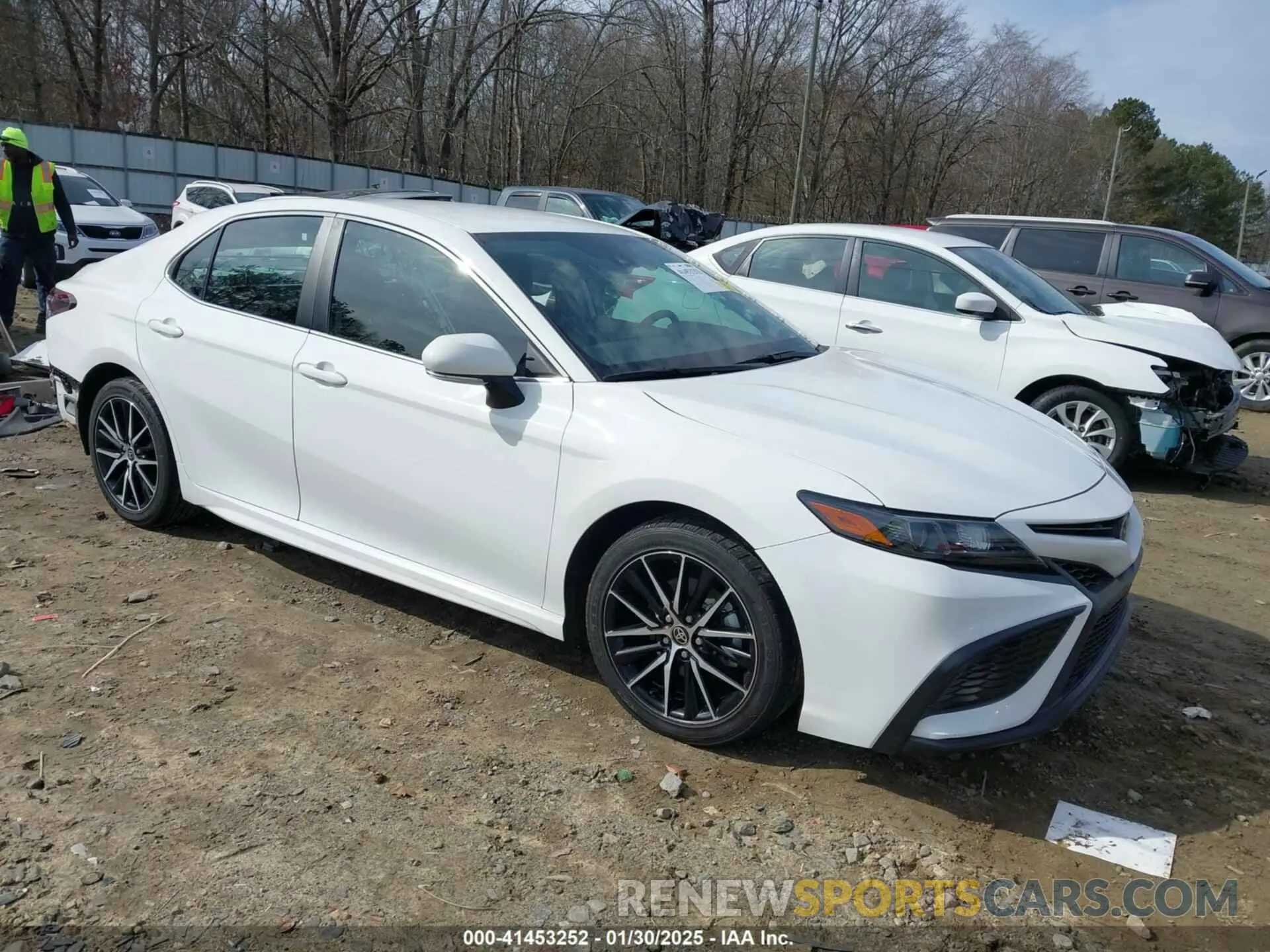 1 Фотография поврежденного автомобиля 4T1T11AK6NU013136 TOYOTA CAMRY 2022