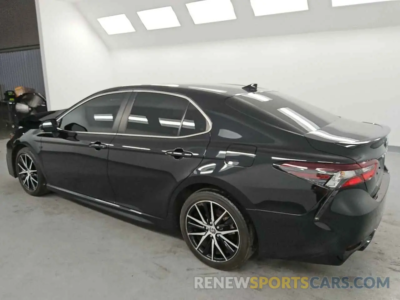 2 Photograph of a damaged car 4T1T11AK6NU048520 TOYOTA CAMRY 2022