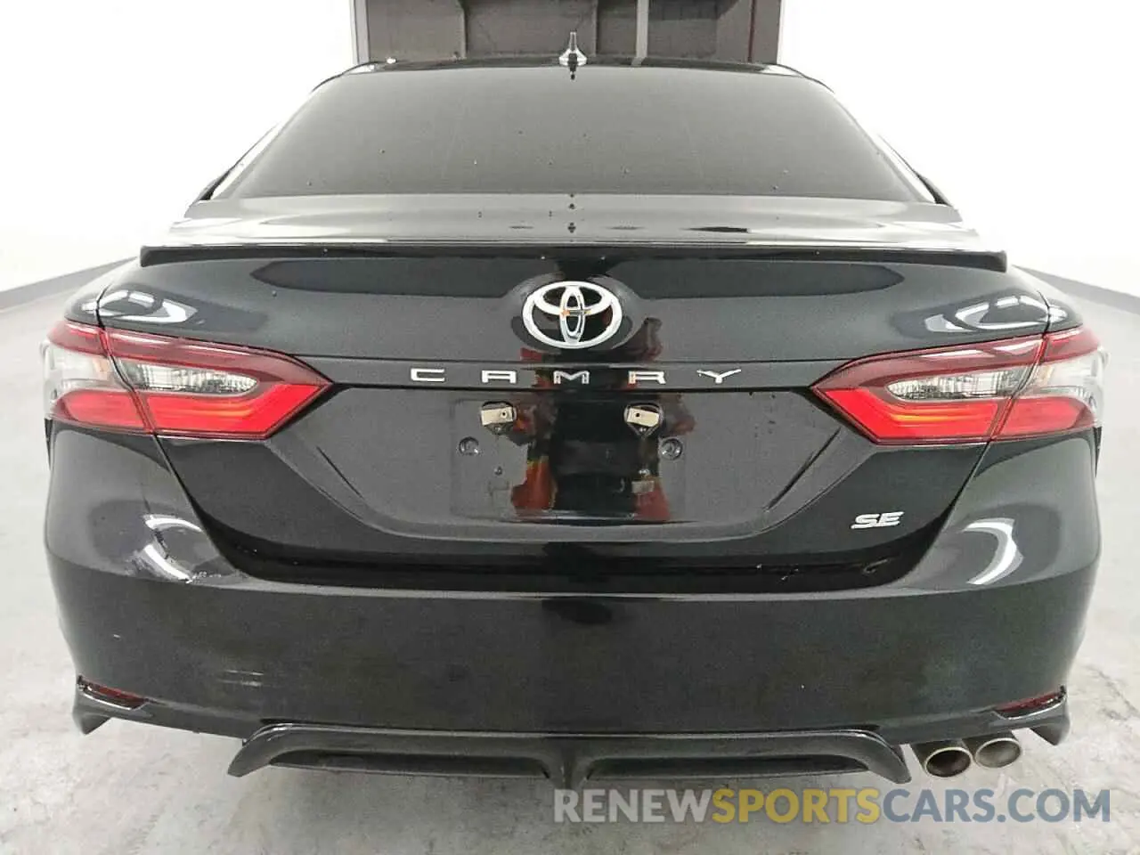 6 Photograph of a damaged car 4T1T11AK6NU048520 TOYOTA CAMRY 2022
