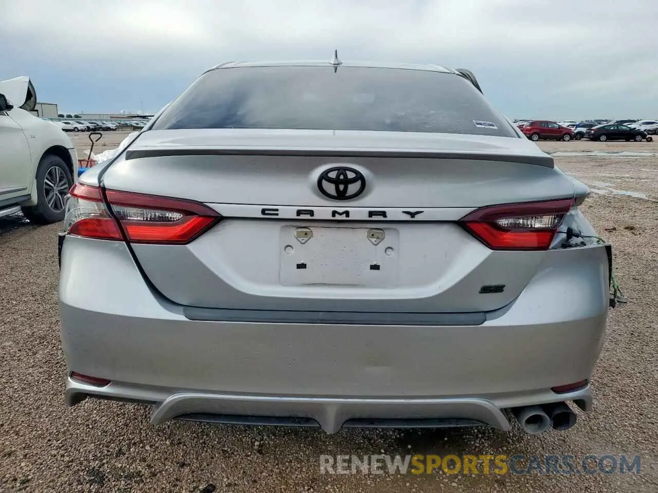 6 Photograph of a damaged car 4T1T11AK6NU056052 TOYOTA CAMRY 2022