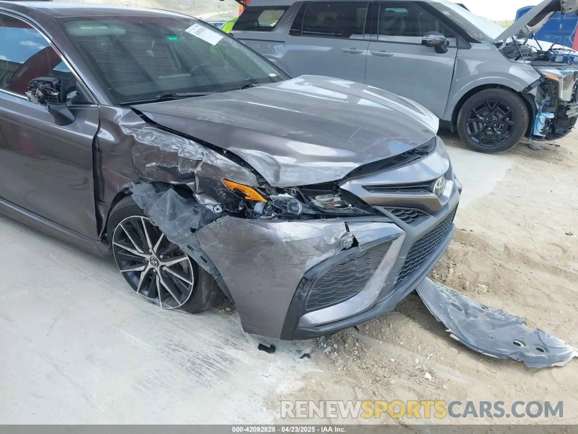 6 Фотография поврежденного автомобиля 4T1T11AK6NU639527 TOYOTA CAMRY 2022