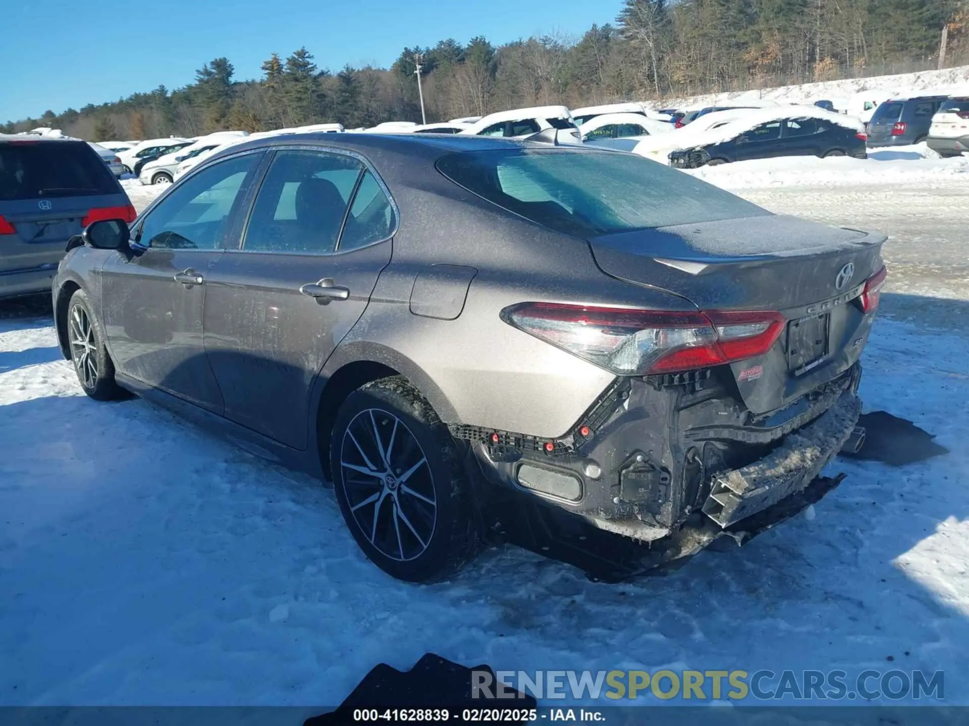 3 Фотография поврежденного автомобиля 4T1T11AK7NU690017 TOYOTA CAMRY 2022