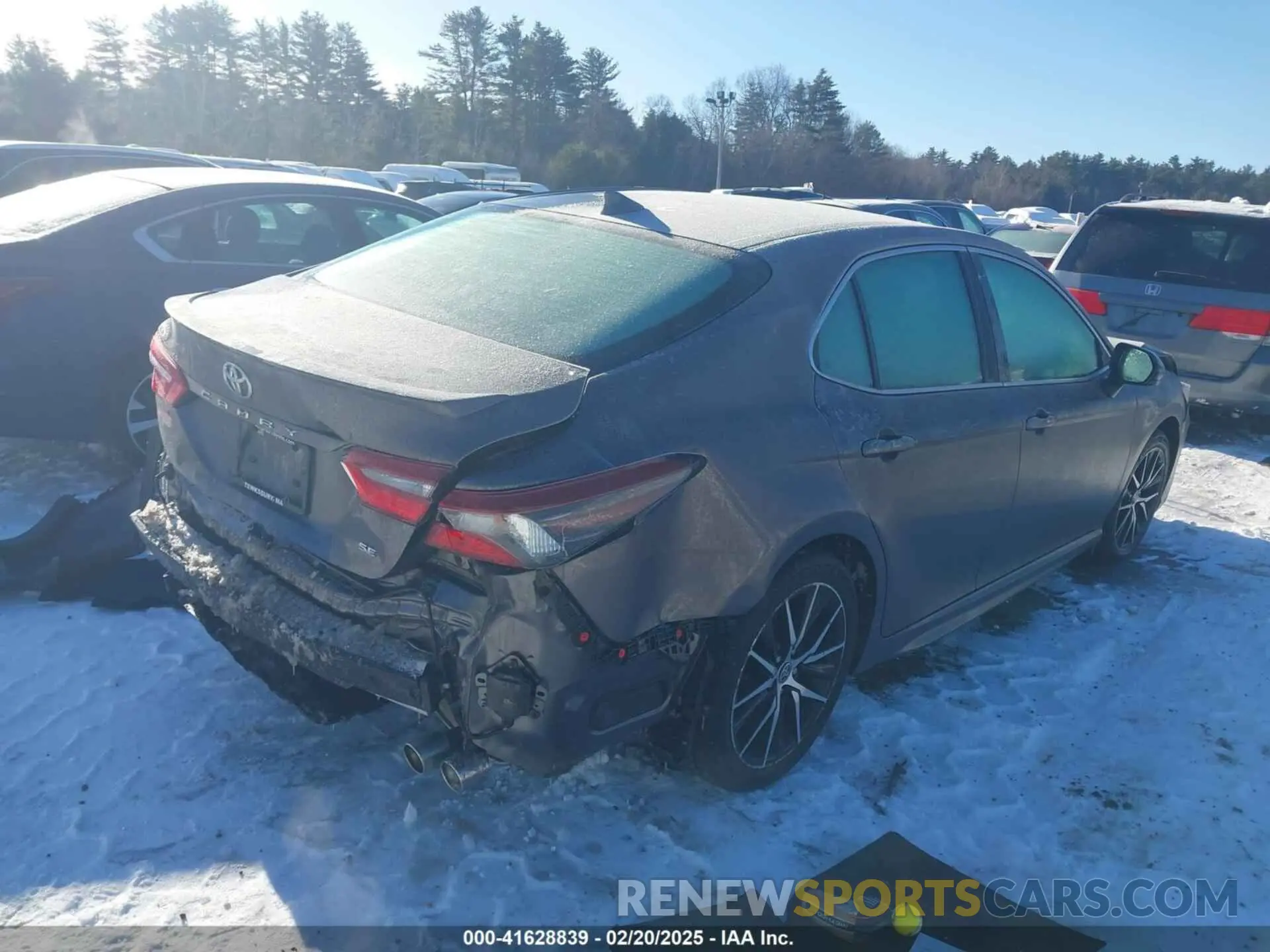 4 Фотография поврежденного автомобиля 4T1T11AK7NU690017 TOYOTA CAMRY 2022