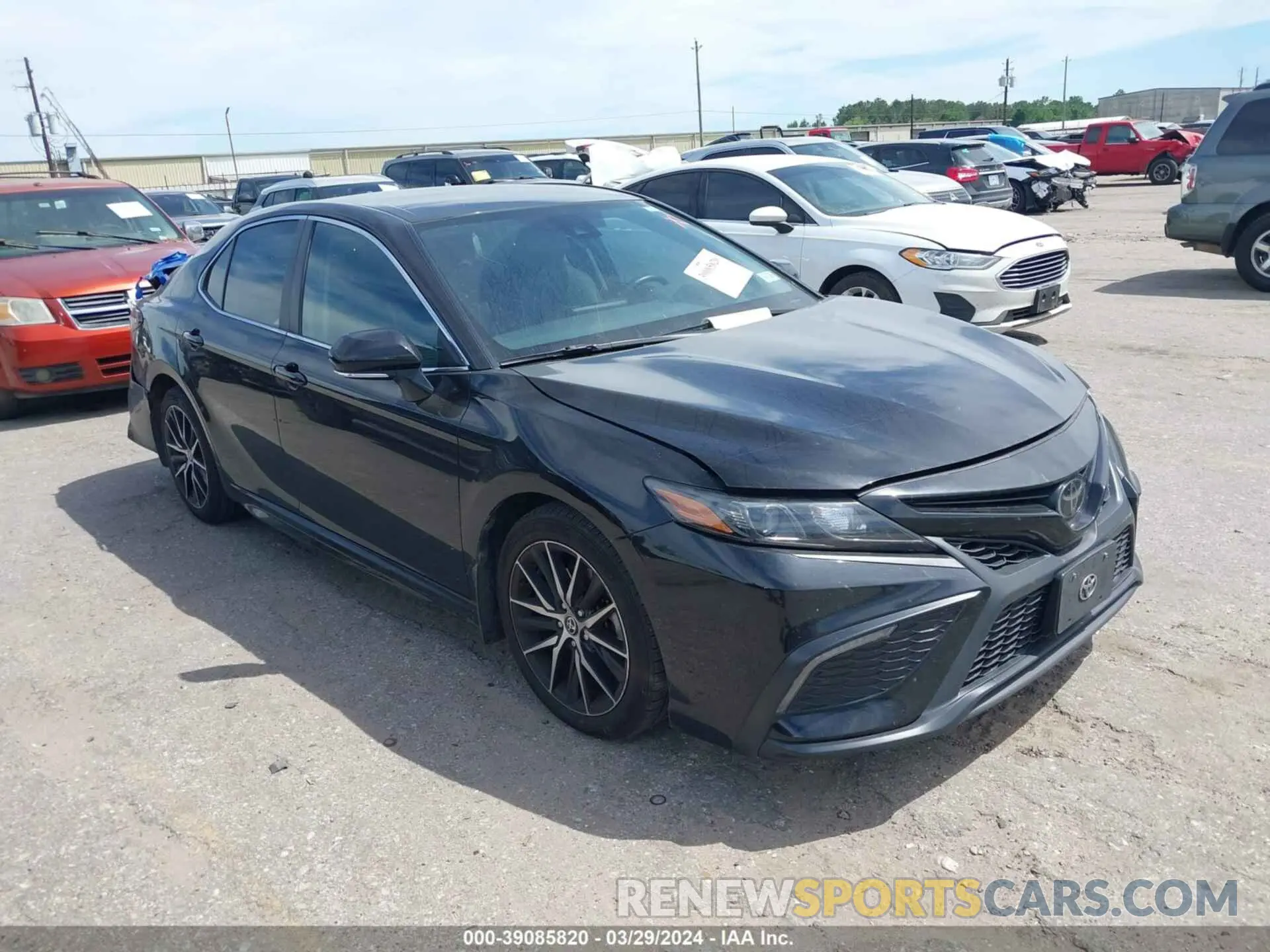 1 Photograph of a damaged car 4T1T11AK8NU009122 TOYOTA CAMRY 2022