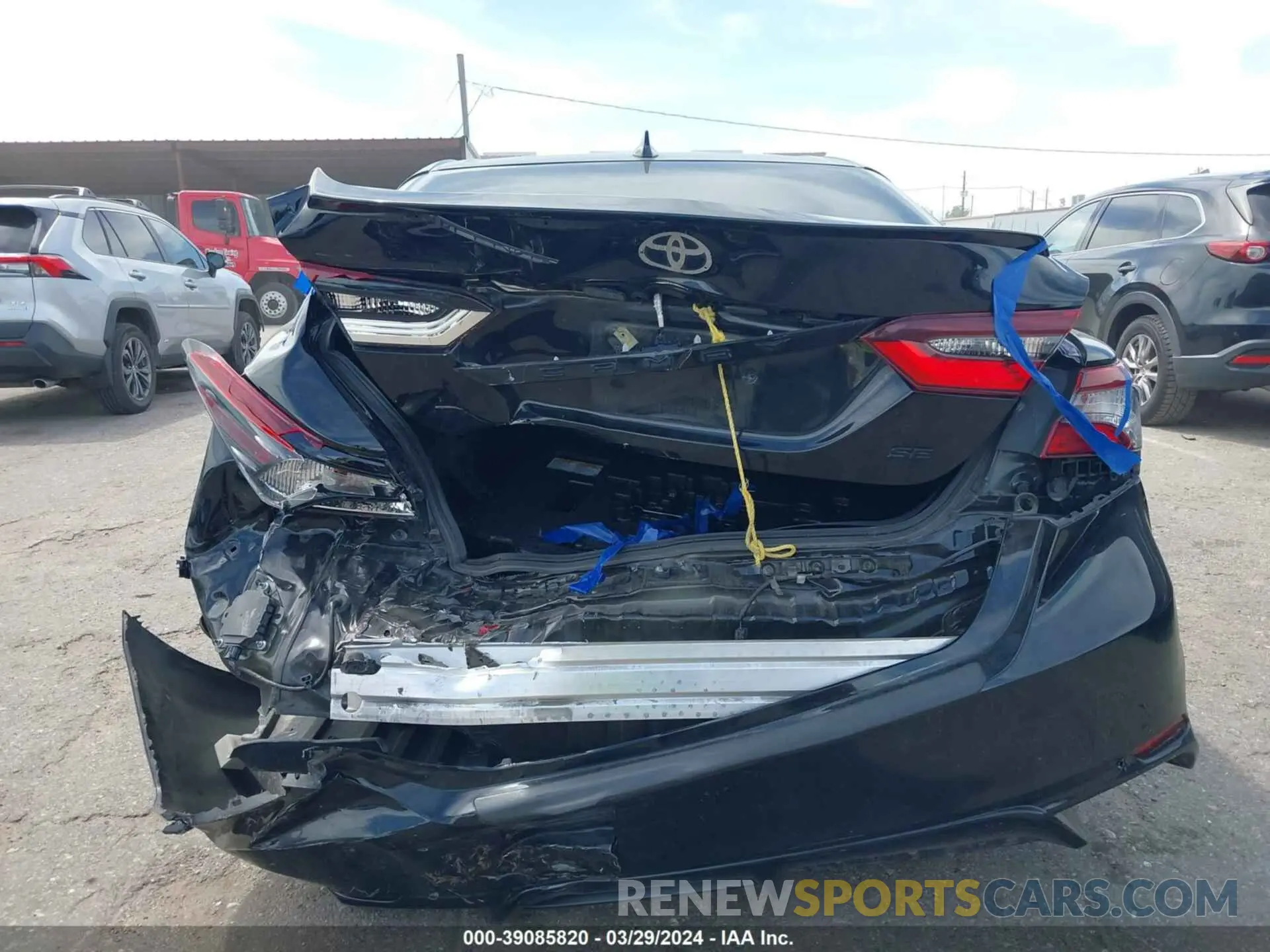 6 Photograph of a damaged car 4T1T11AK8NU009122 TOYOTA CAMRY 2022