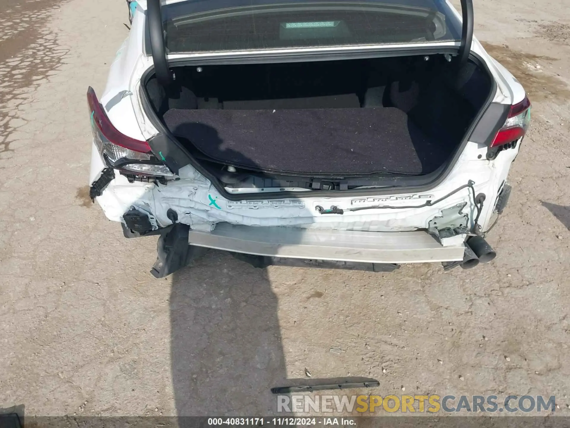 6 Photograph of a damaged car 4T1T11AK8NU075993 TOYOTA CAMRY 2022