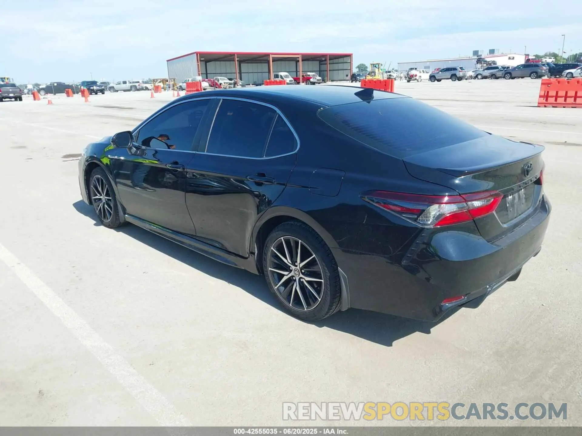3 Photograph of a damaged car 4T1T11AK8NU685148 TOYOTA CAMRY 2022