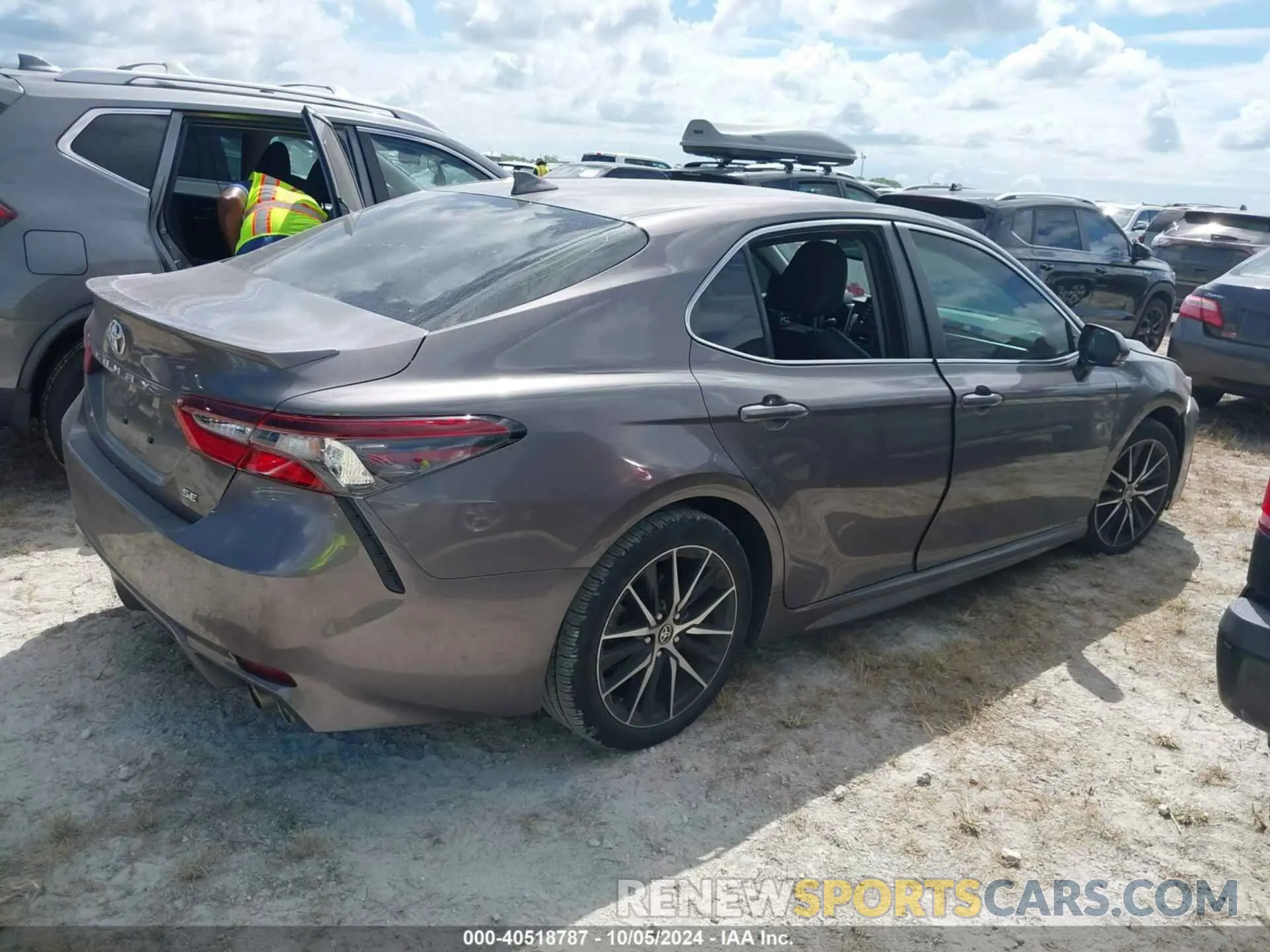 4 Фотография поврежденного автомобиля 4T1T11AK9NU695185 TOYOTA CAMRY 2022