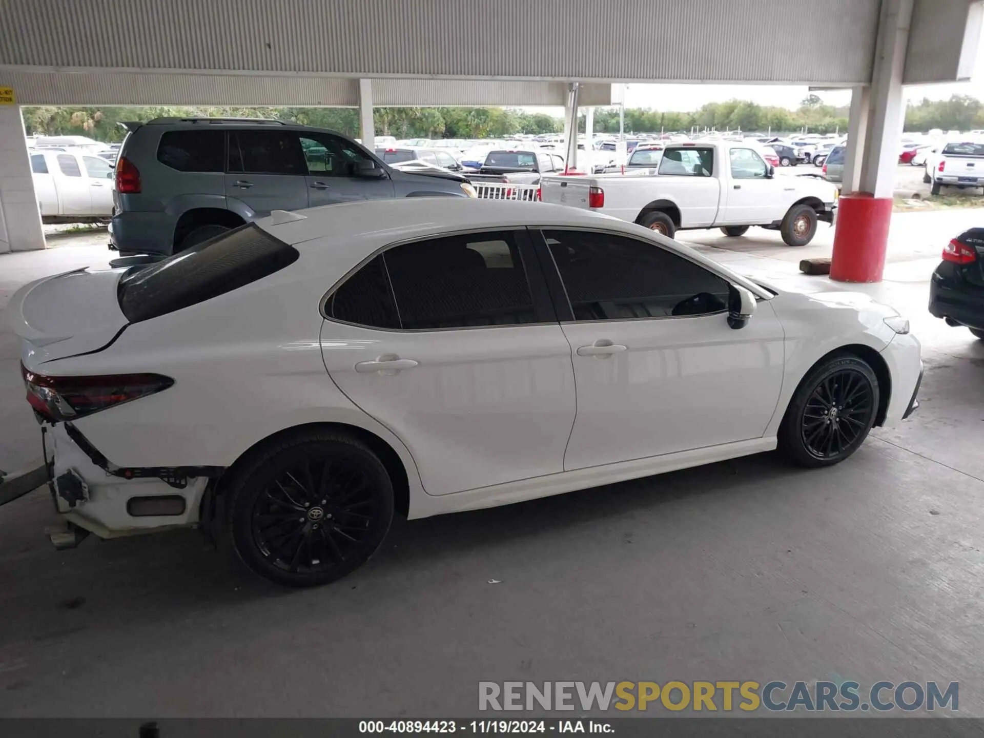 13 Photograph of a damaged car 4T1T11AKXNU642754 TOYOTA CAMRY 2022