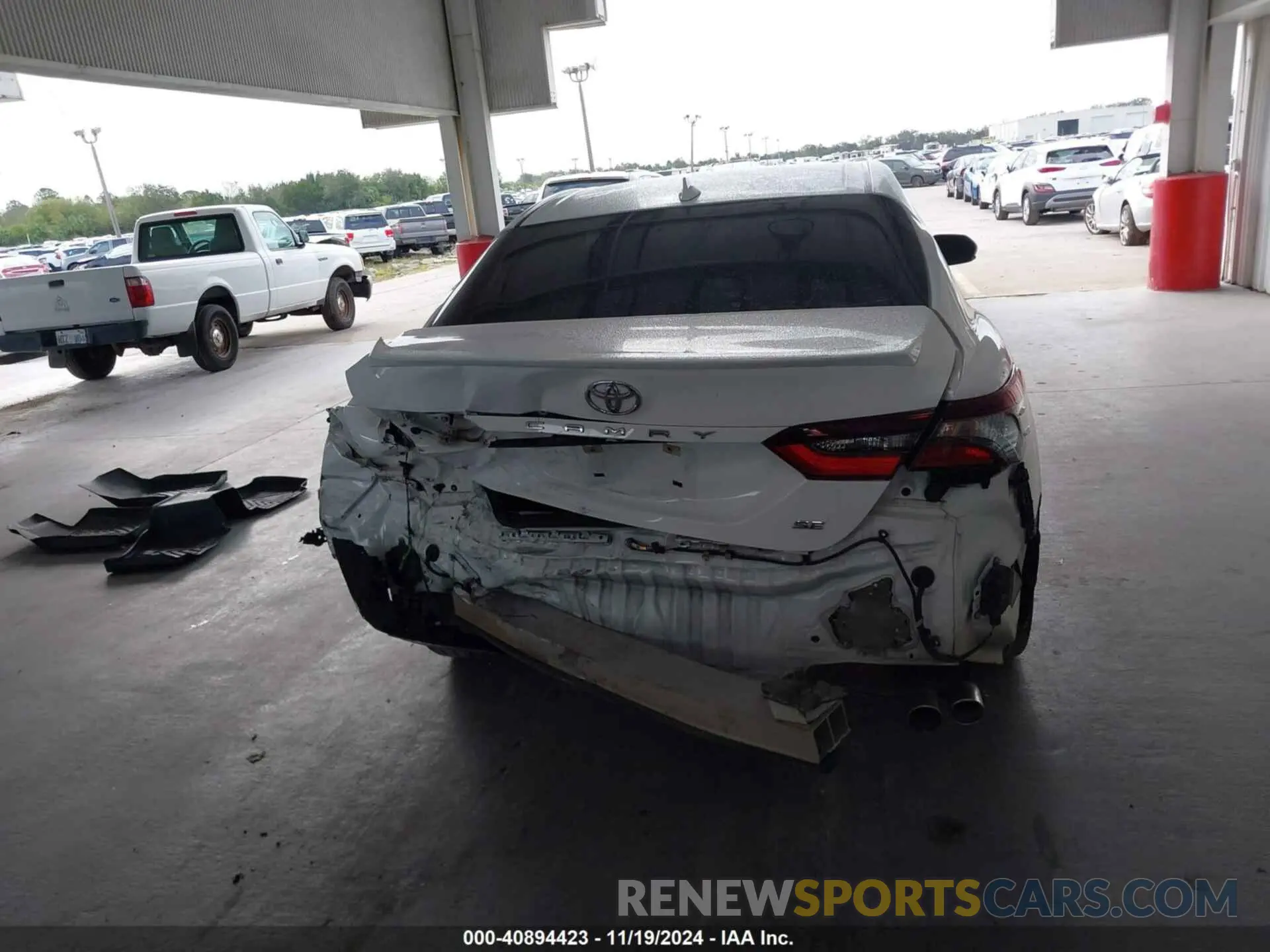 16 Photograph of a damaged car 4T1T11AKXNU642754 TOYOTA CAMRY 2022