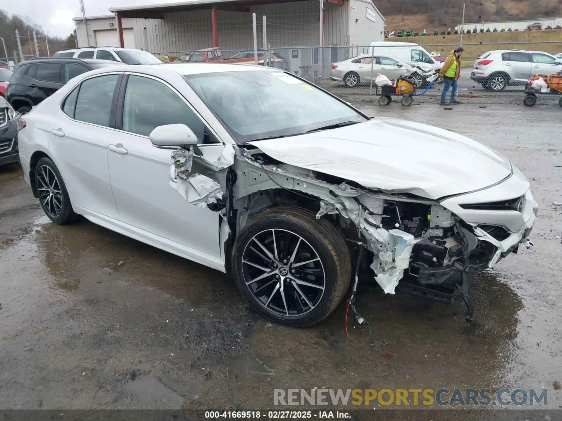 1 Photograph of a damaged car 4T1T11BK1NU052635 TOYOTA CAMRY 2022