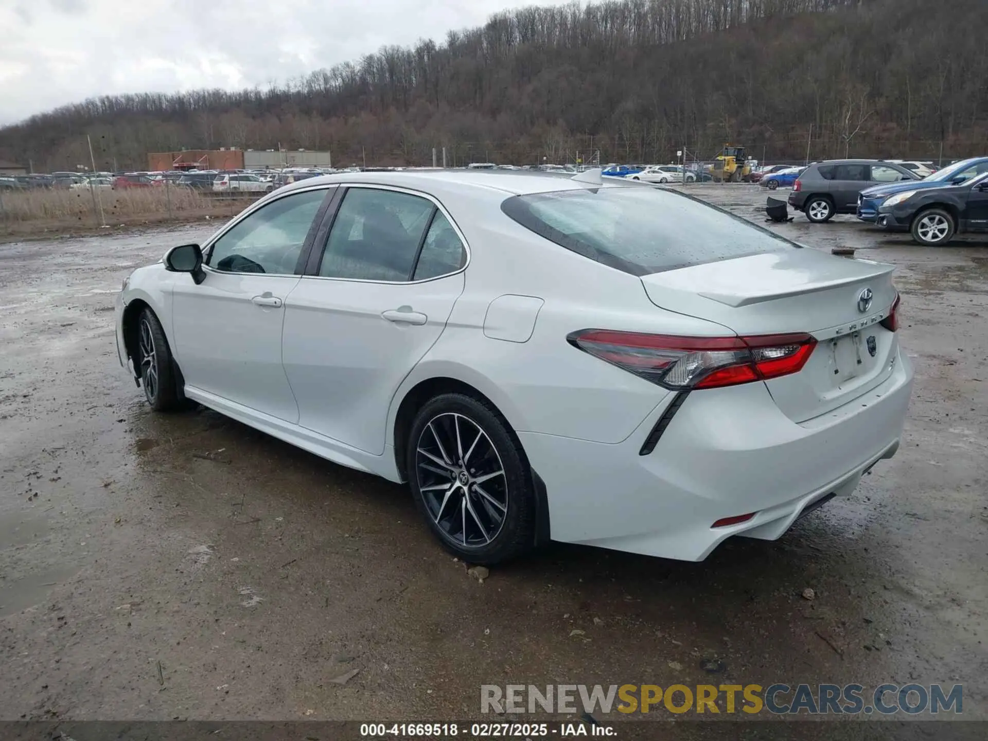 3 Photograph of a damaged car 4T1T11BK1NU052635 TOYOTA CAMRY 2022