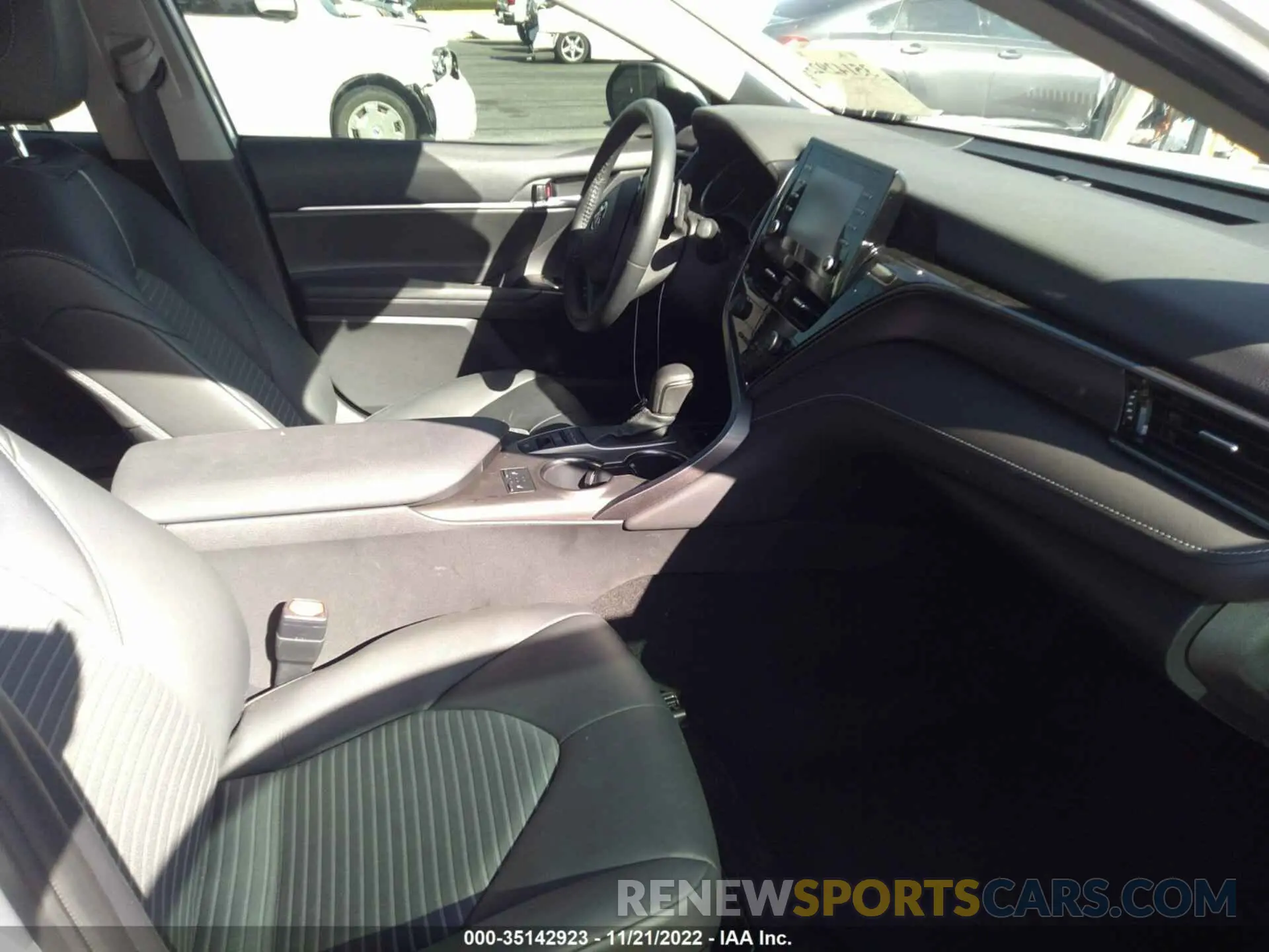 5 Photograph of a damaged car 4T1T11BK1NU058841 TOYOTA CAMRY 2022