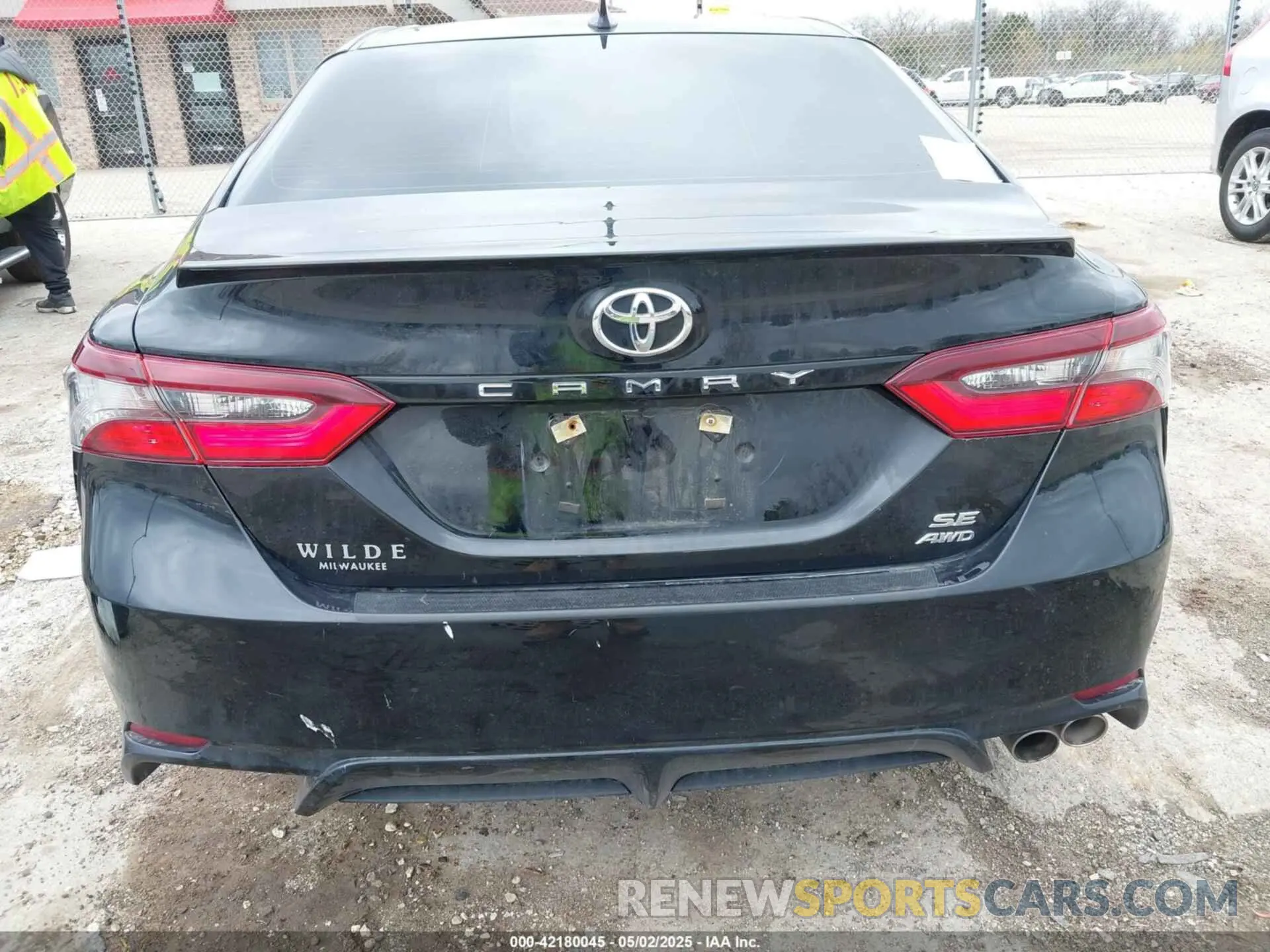 16 Photograph of a damaged car 4T1T11BK9NU047845 TOYOTA CAMRY 2022