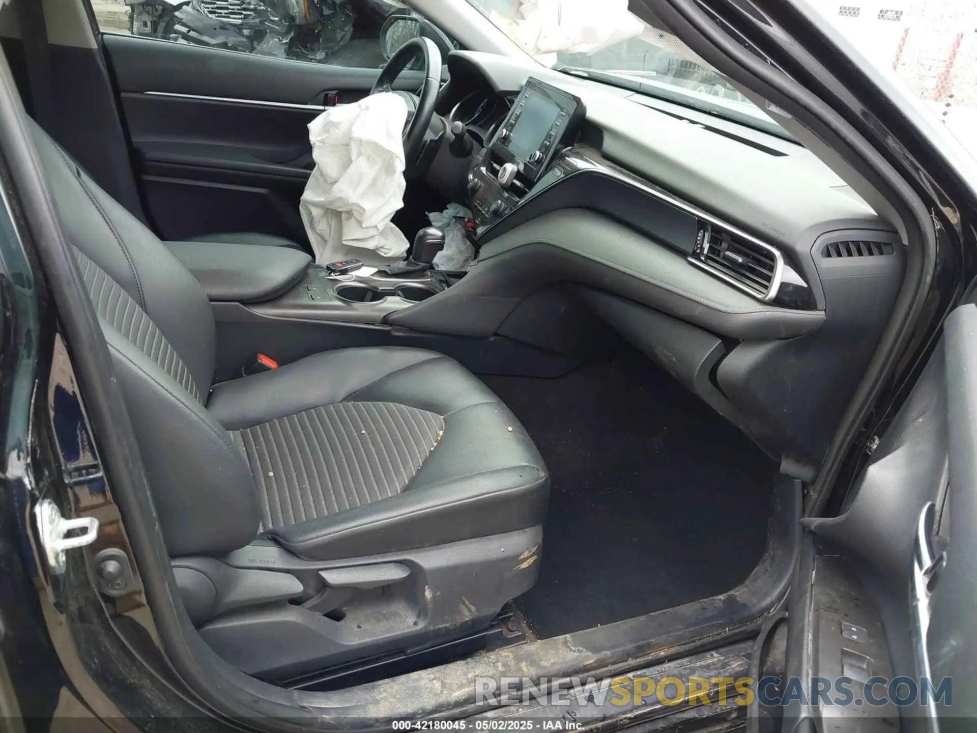 5 Photograph of a damaged car 4T1T11BK9NU047845 TOYOTA CAMRY 2022