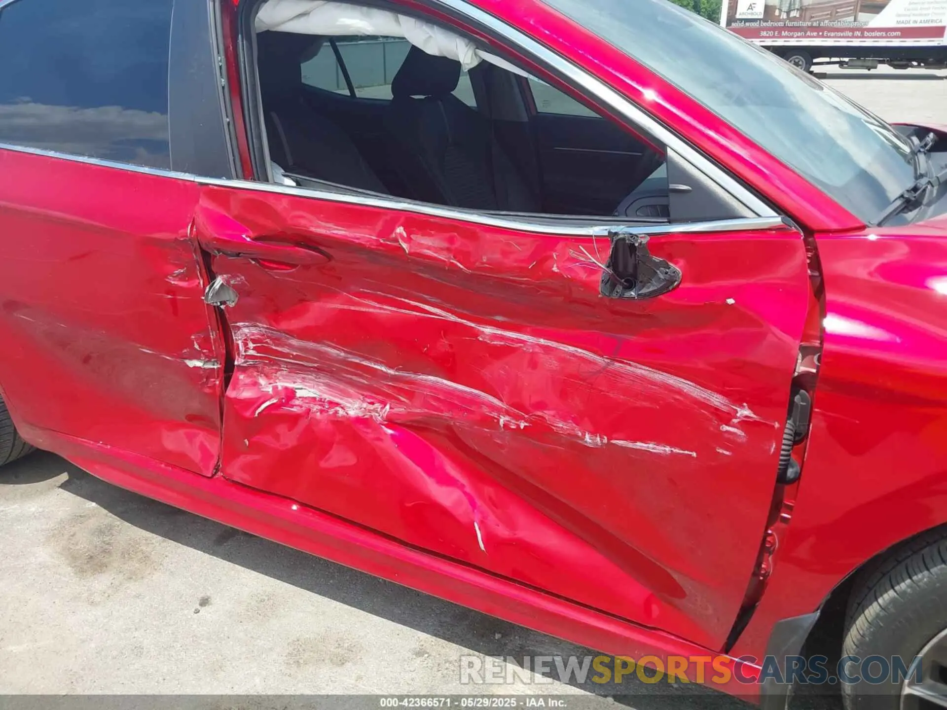 6 Photograph of a damaged car 4T1T11BK9NU059980 TOYOTA CAMRY 2022
