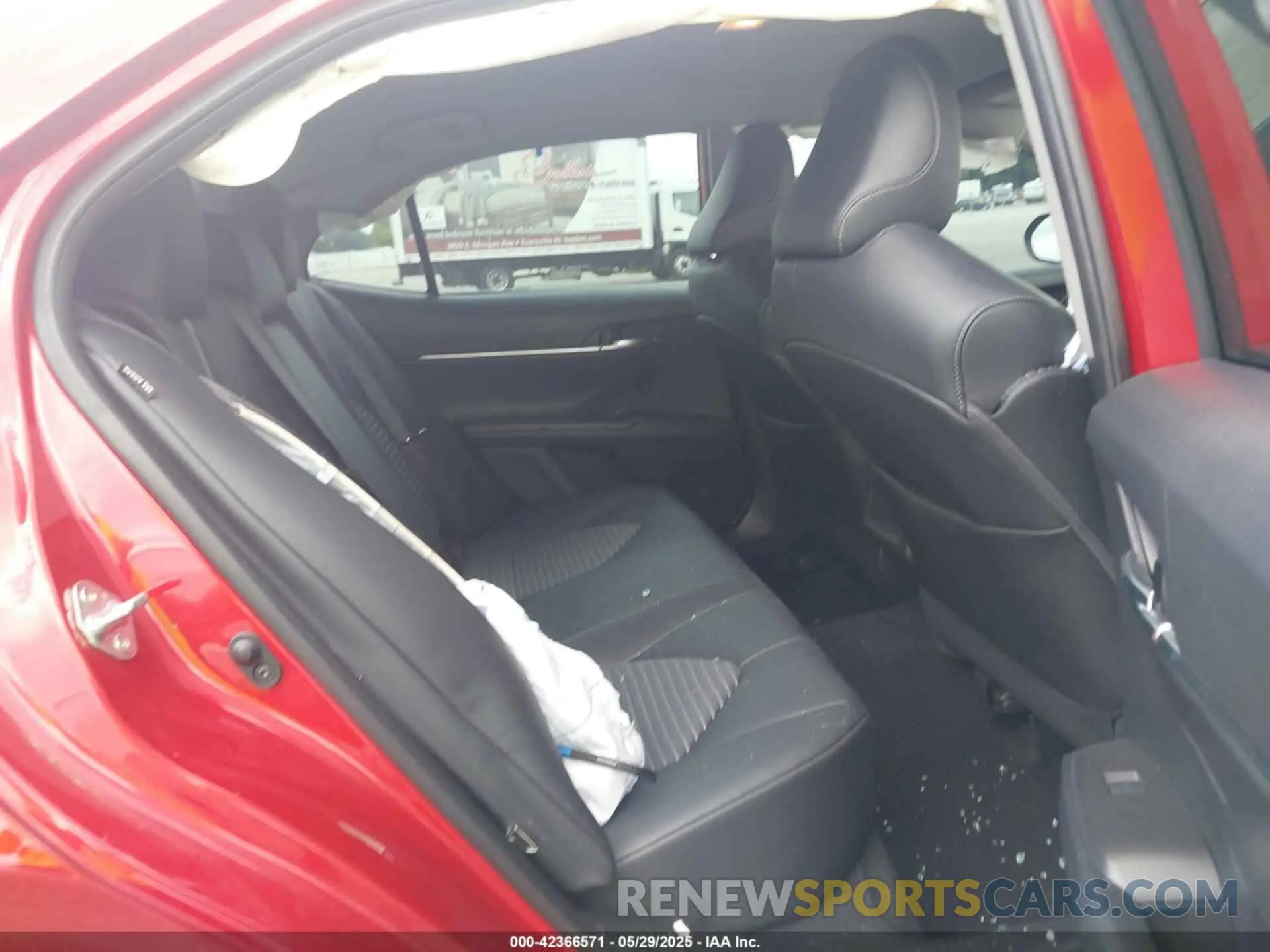 8 Photograph of a damaged car 4T1T11BK9NU059980 TOYOTA CAMRY 2022