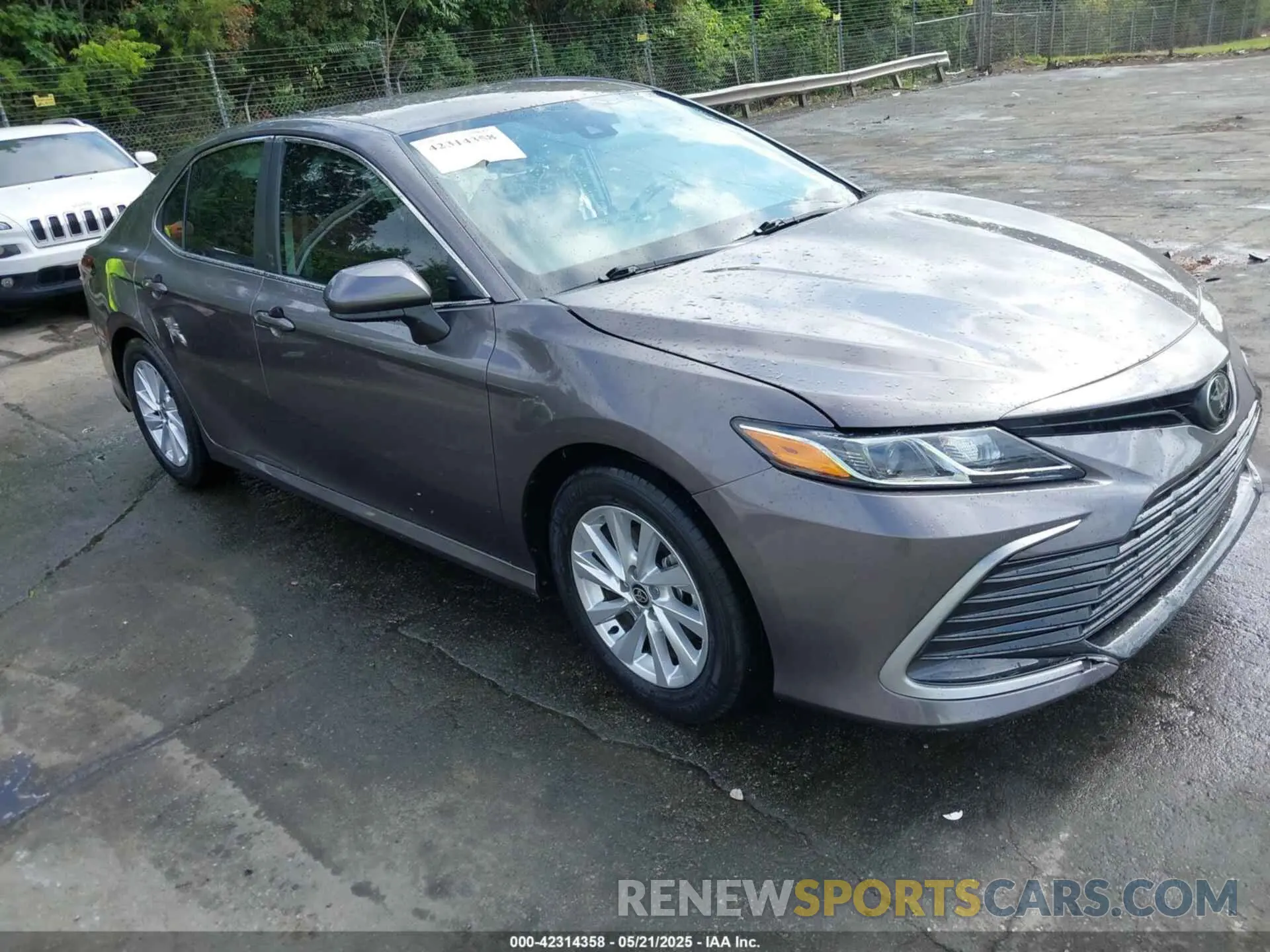 1 Photograph of a damaged car 4T1C11AK0PU142671 TOYOTA CAMRY 2023