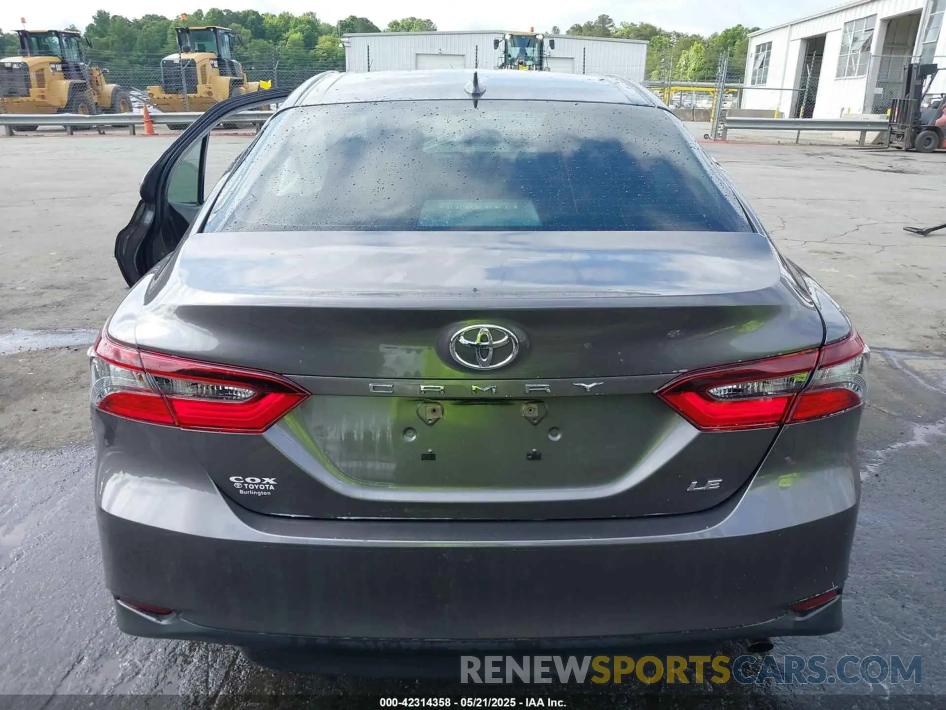 17 Photograph of a damaged car 4T1C11AK0PU142671 TOYOTA CAMRY 2023
