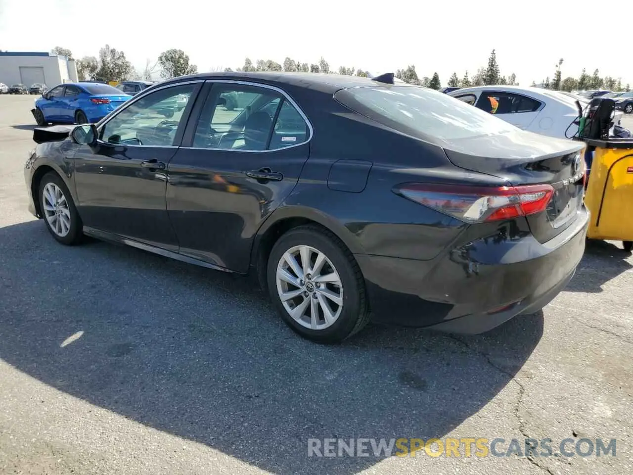 2 Фотография поврежденного автомобиля 4T1C11AK1PU089818 TOYOTA CAMRY 2023