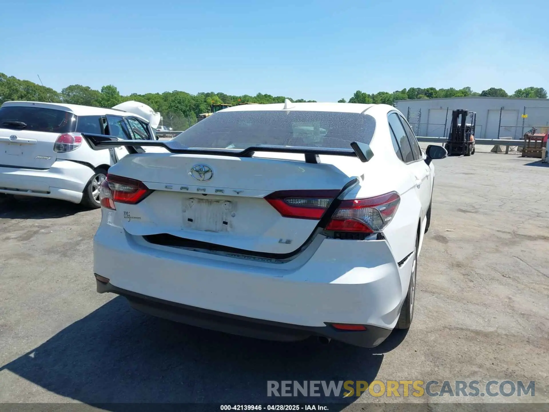 16 Photograph of a damaged car 4T1C11AK1PU160614 TOYOTA CAMRY 2023