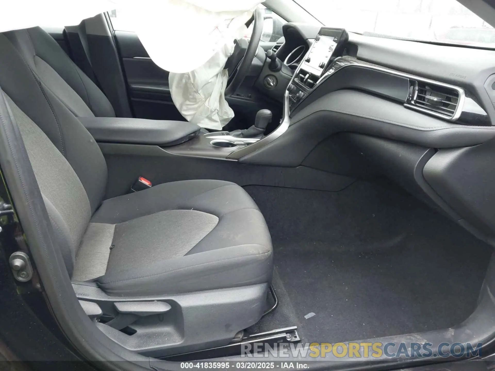 5 Фотография поврежденного автомобиля 4T1C11AK1PU807917 TOYOTA CAMRY 2023