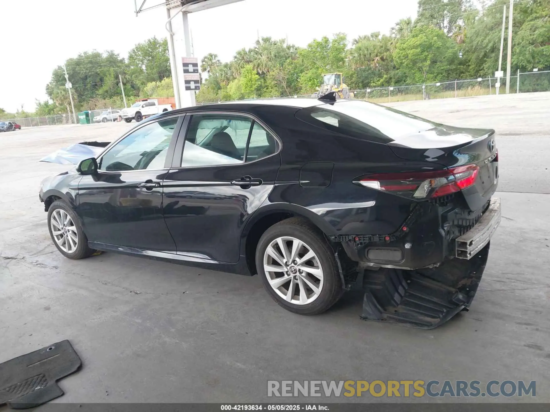 14 Фотография поврежденного автомобиля 4T1C11AK2P4118131 TOYOTA CAMRY 2023