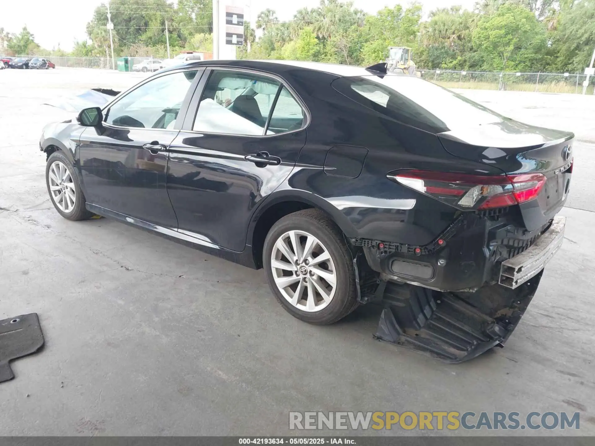 3 Фотография поврежденного автомобиля 4T1C11AK2P4118131 TOYOTA CAMRY 2023