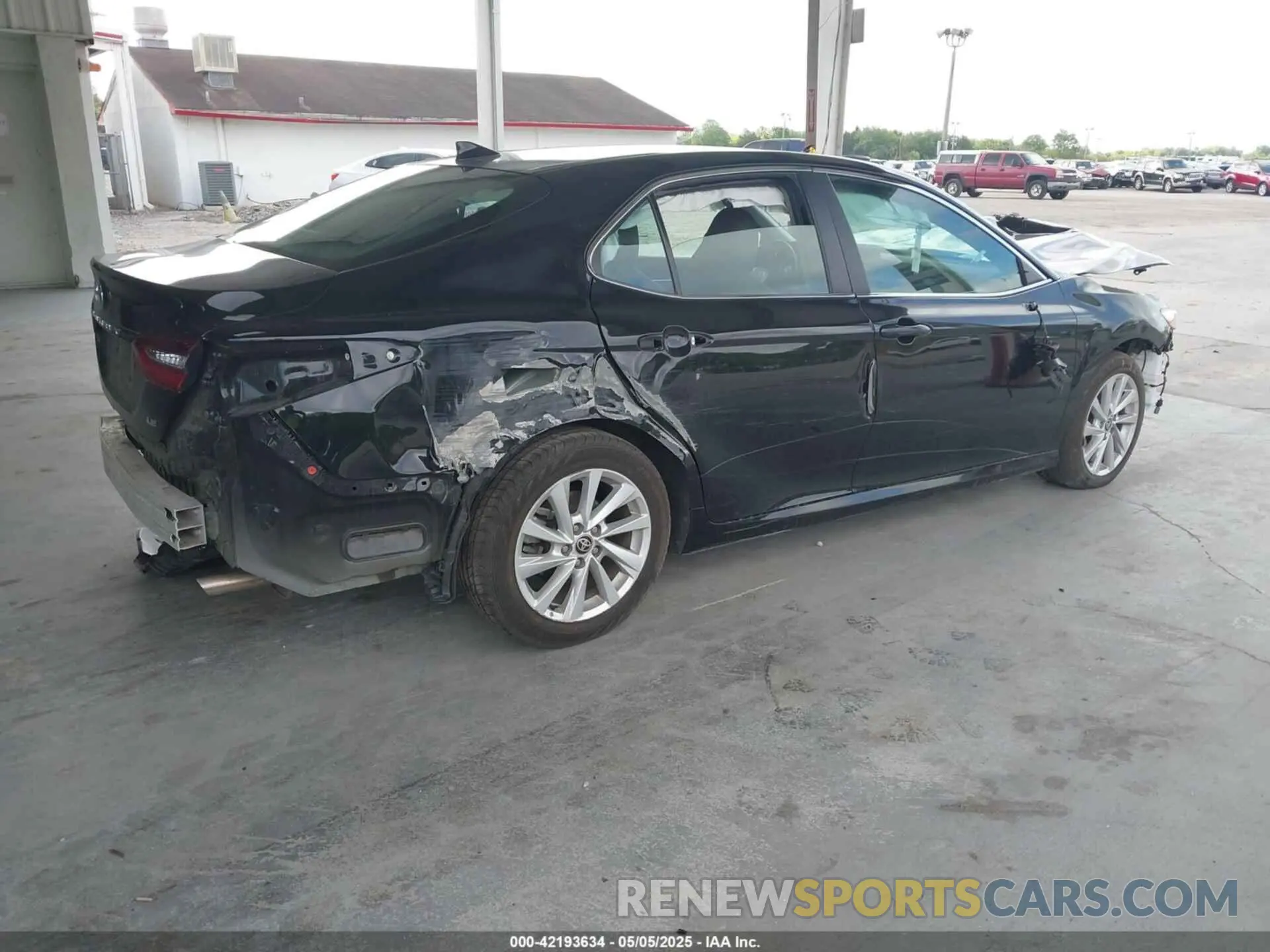 4 Фотография поврежденного автомобиля 4T1C11AK2P4118131 TOYOTA CAMRY 2023