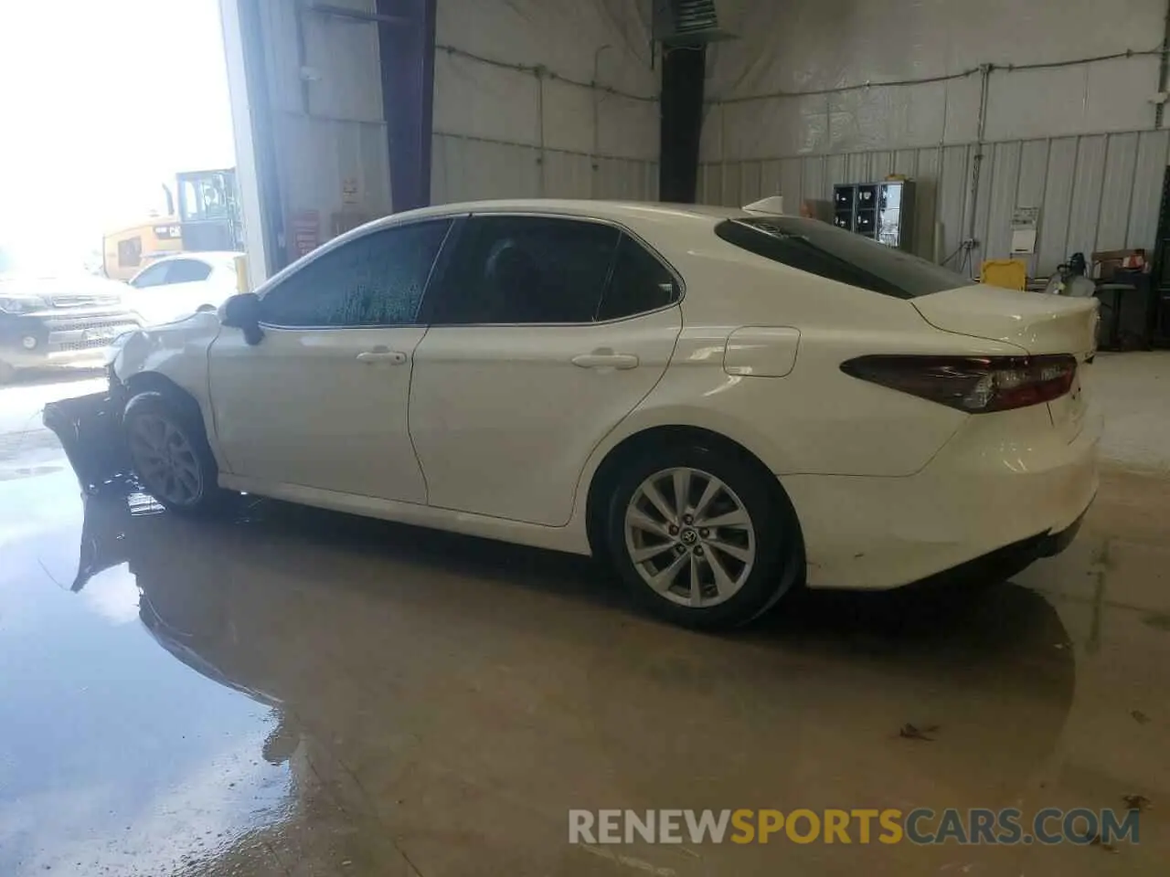 2 Фотография поврежденного автомобиля 4T1C11AK2PU116640 TOYOTA CAMRY 2023