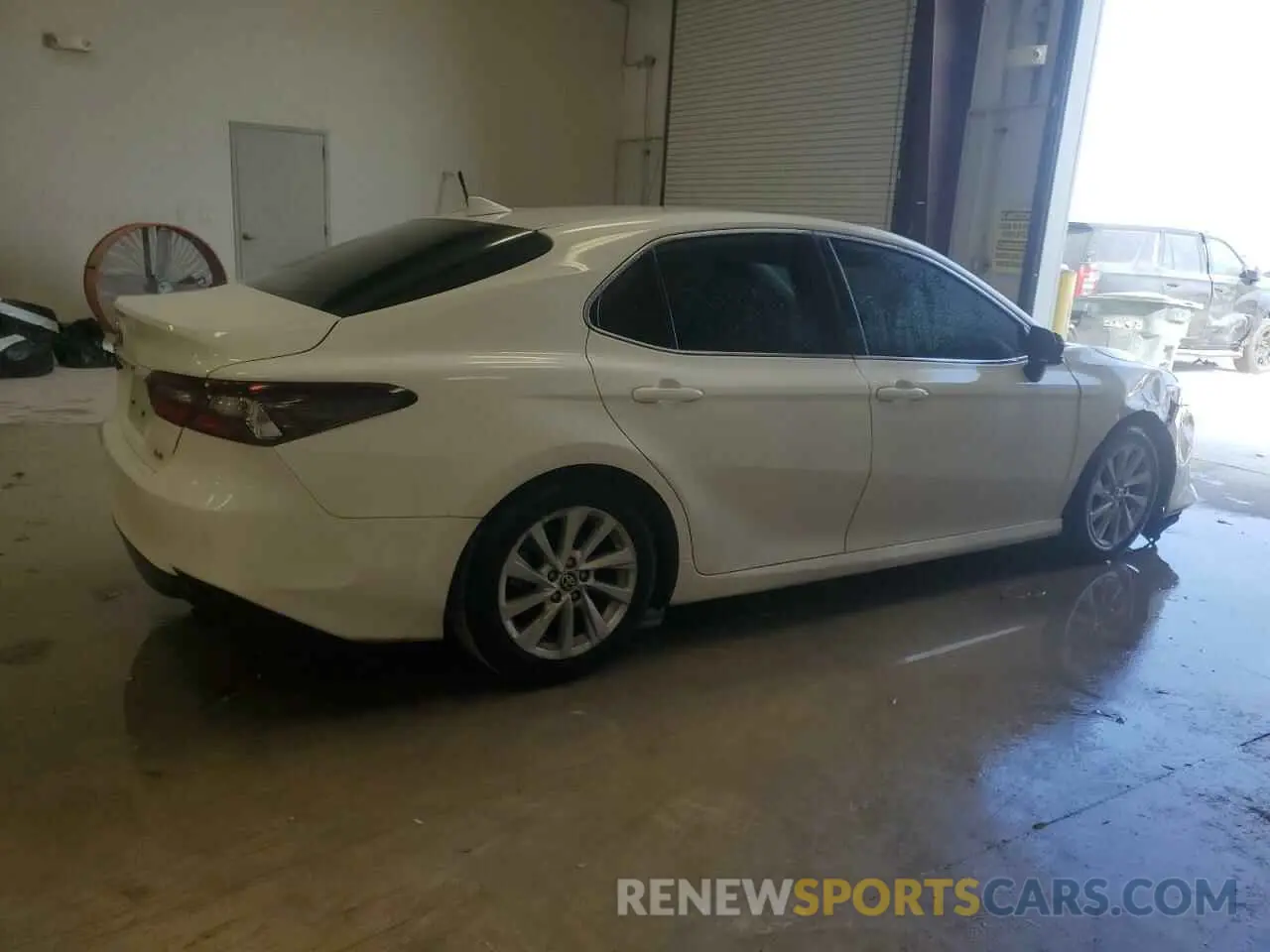 3 Фотография поврежденного автомобиля 4T1C11AK2PU116640 TOYOTA CAMRY 2023