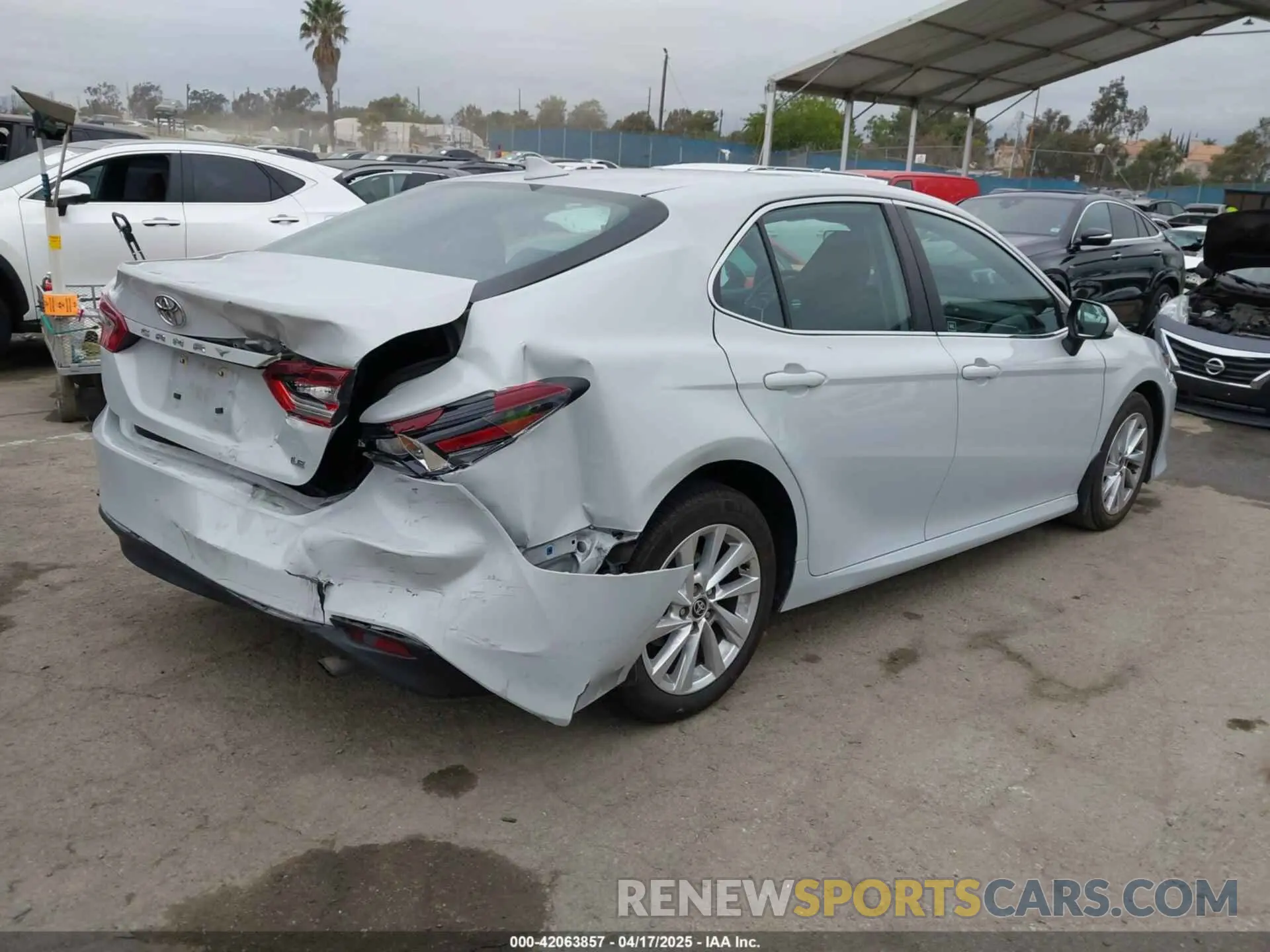 4 Photograph of a damaged car 4T1C11AK2PU120641 TOYOTA CAMRY 2023