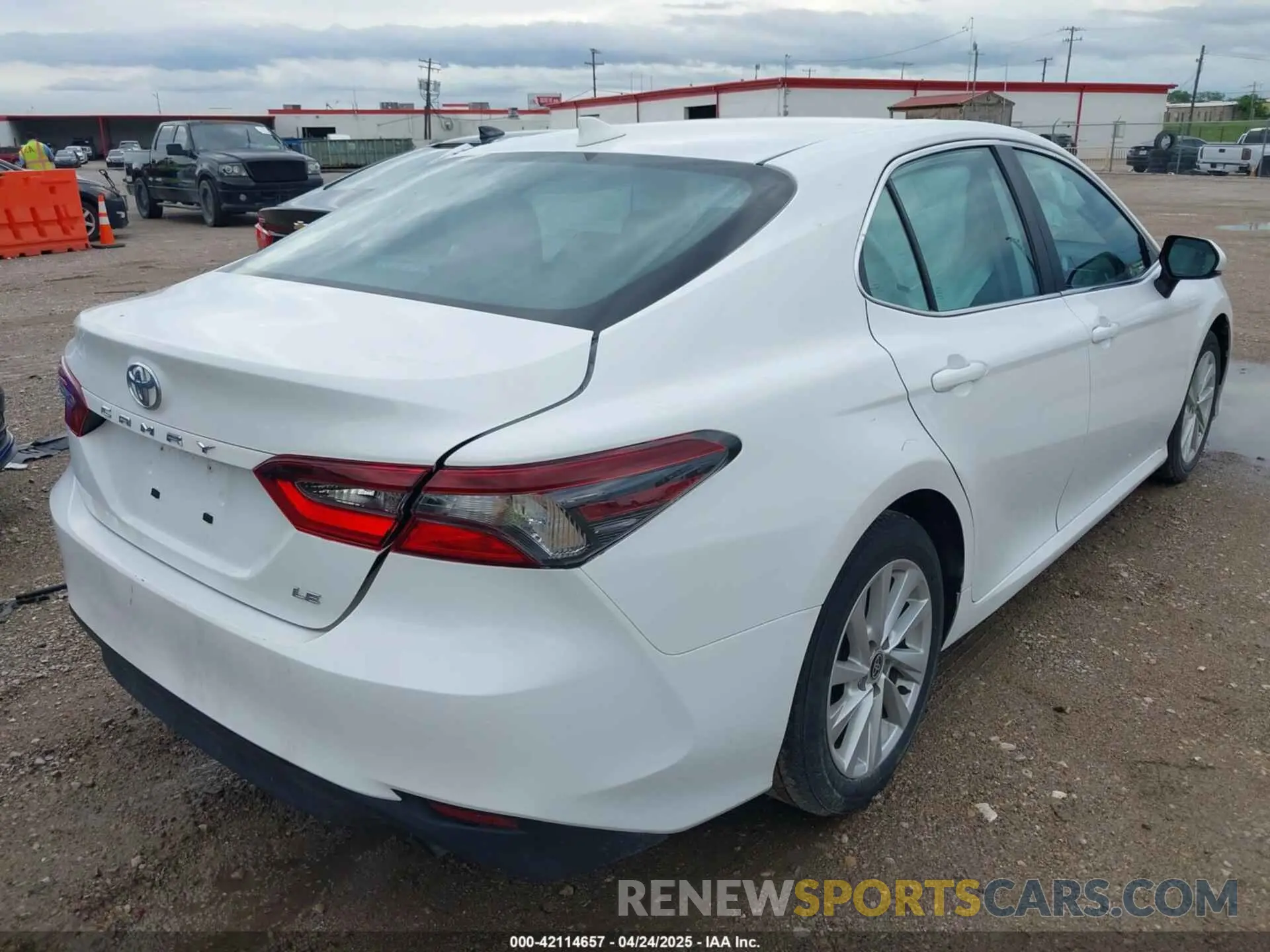 4 Фотография поврежденного автомобиля 4T1C11AK3PU836433 TOYOTA CAMRY 2023