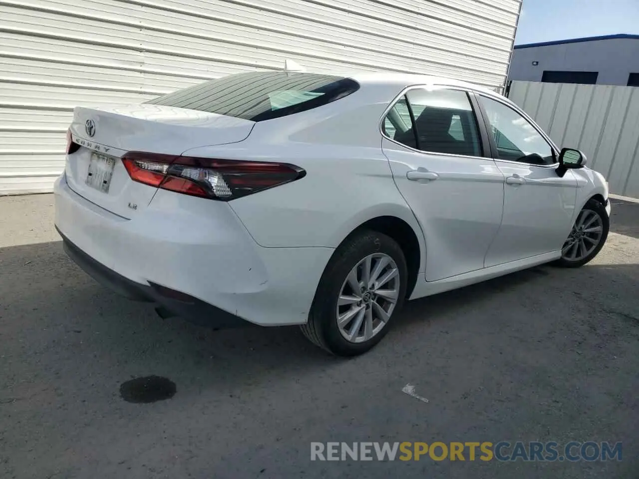 3 Photograph of a damaged car 4T1C11AK5PU800517 TOYOTA CAMRY 2023