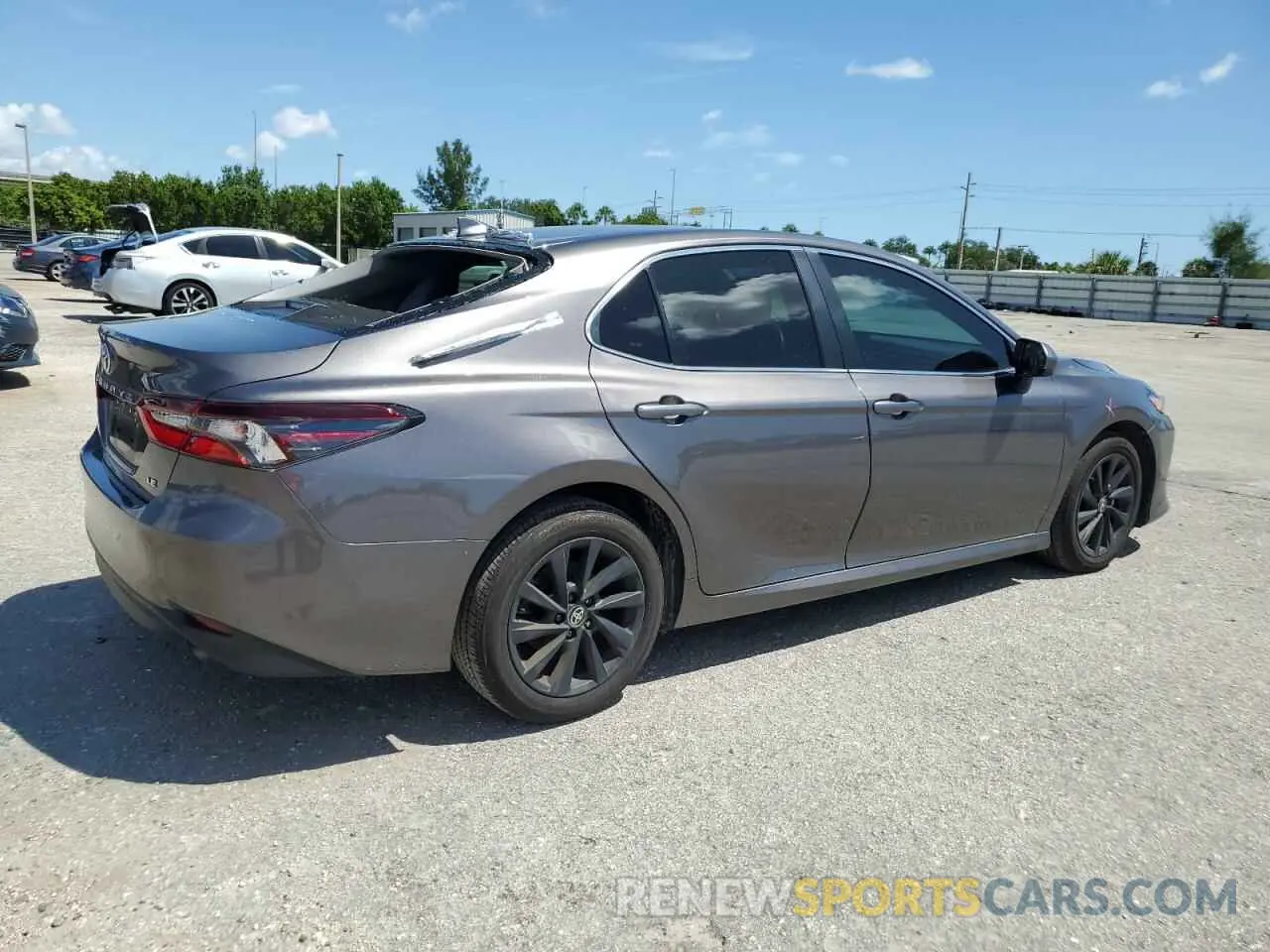 3 Фотография поврежденного автомобиля 4T1C11AK5PU801344 TOYOTA CAMRY 2023