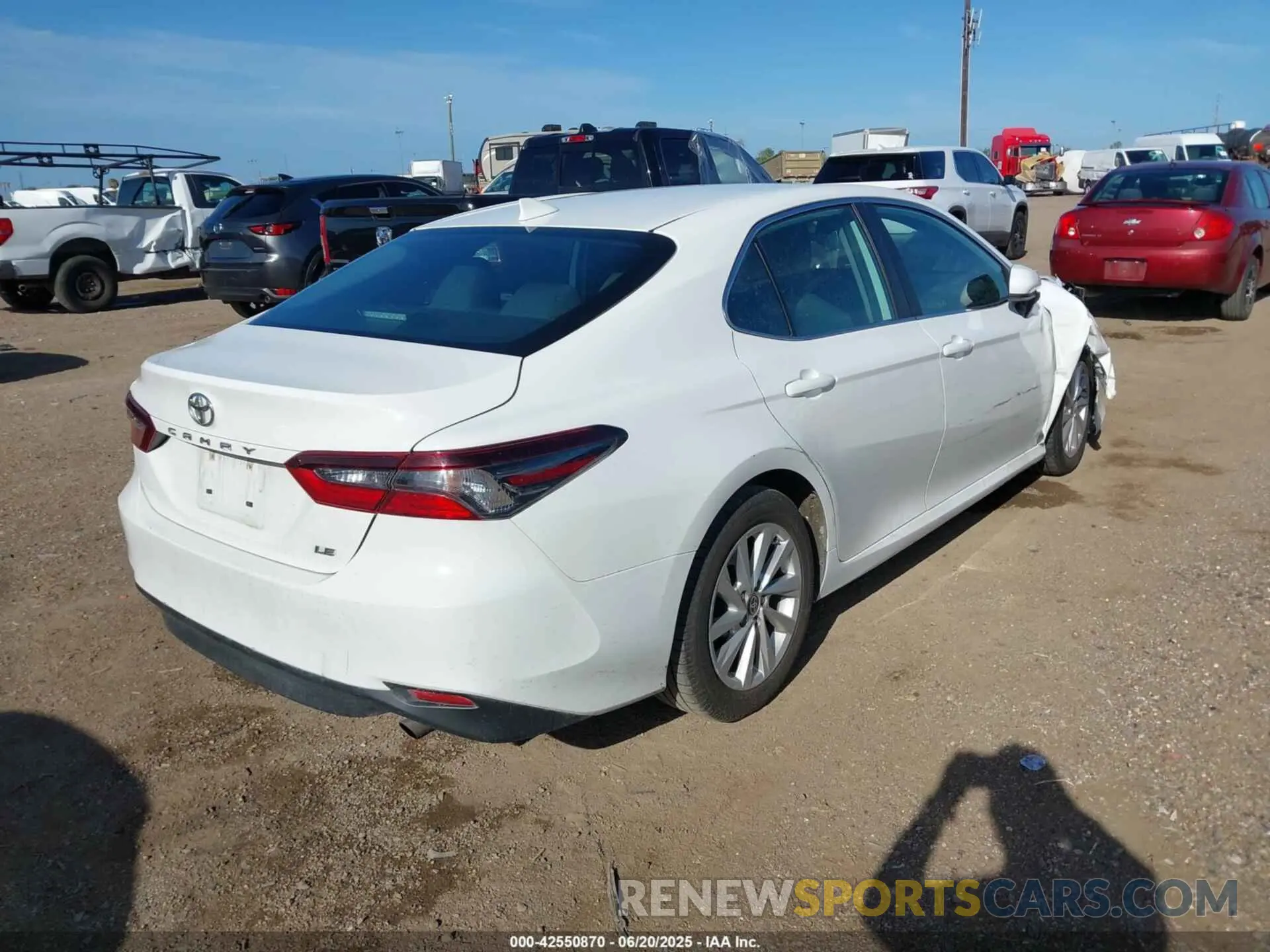 4 Фотография поврежденного автомобиля 4T1C11AK6PU141475 TOYOTA CAMRY 2023
