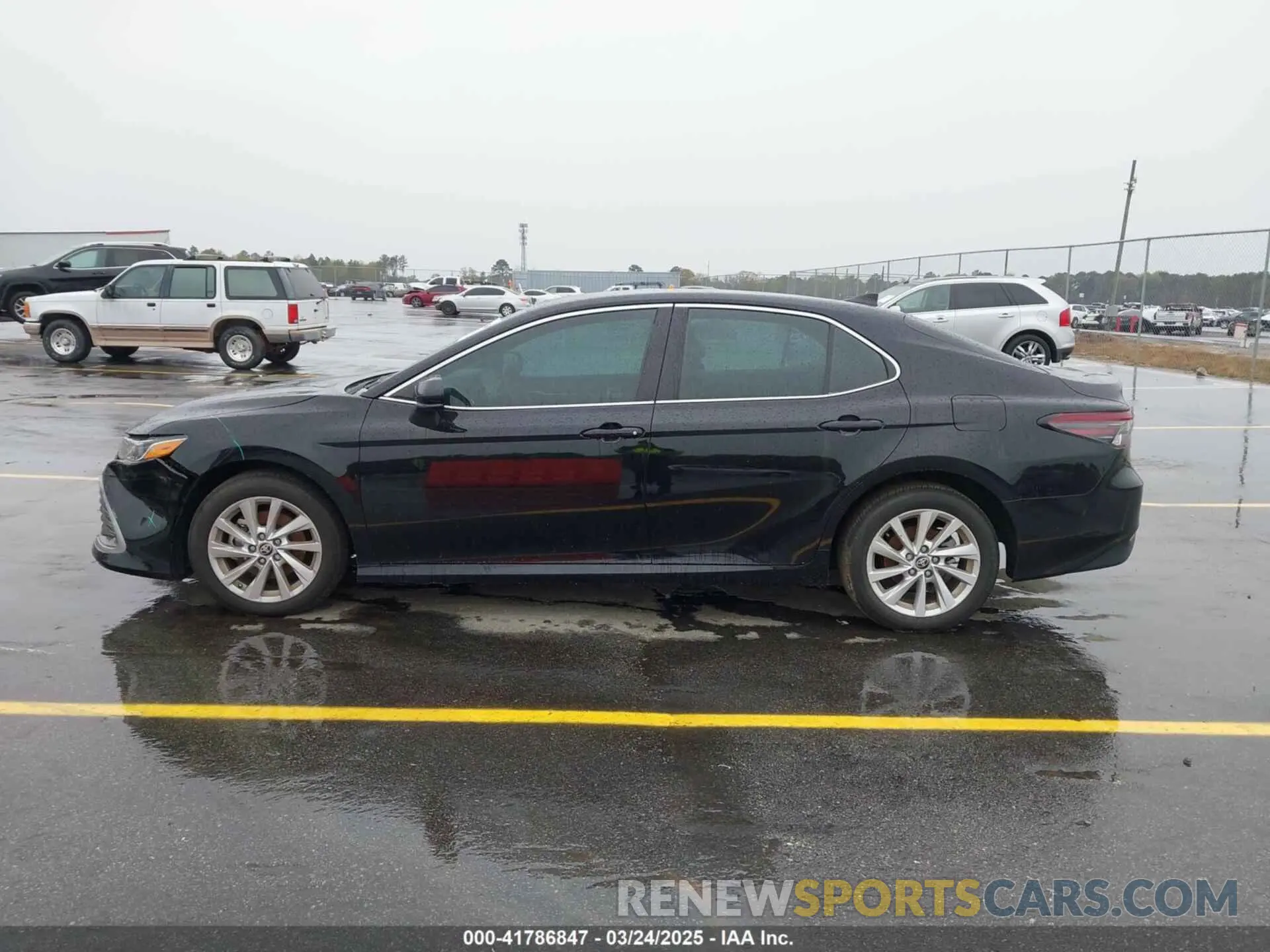 14 Photograph of a damaged car 4T1C11AK6PU176162 TOYOTA CAMRY 2023