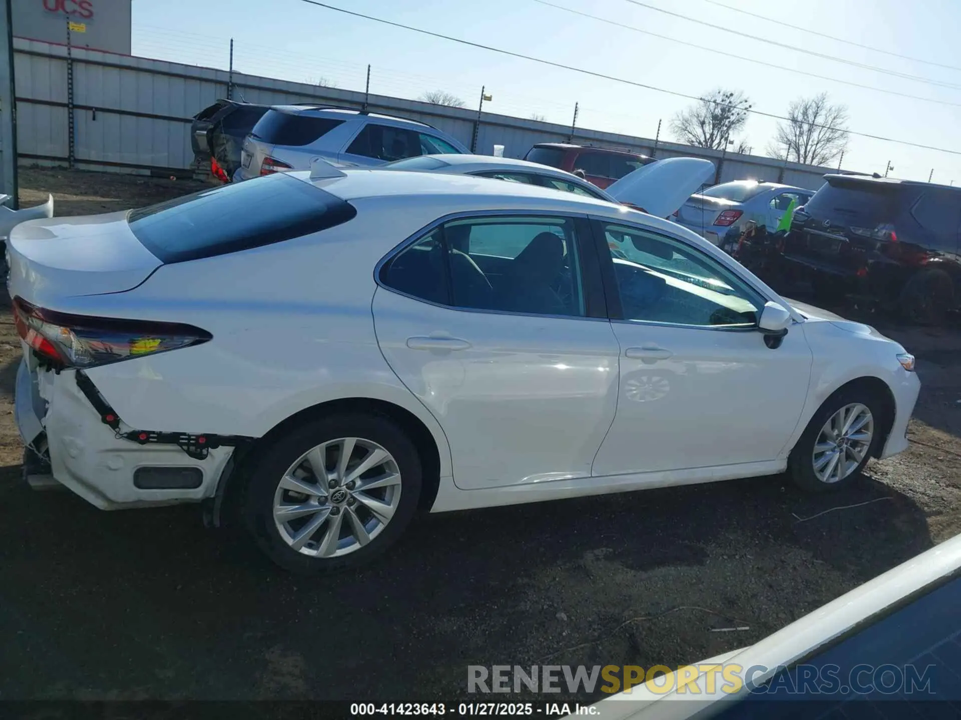 13 Фотография поврежденного автомобиля 4T1C11AK6PU181720 TOYOTA CAMRY 2023