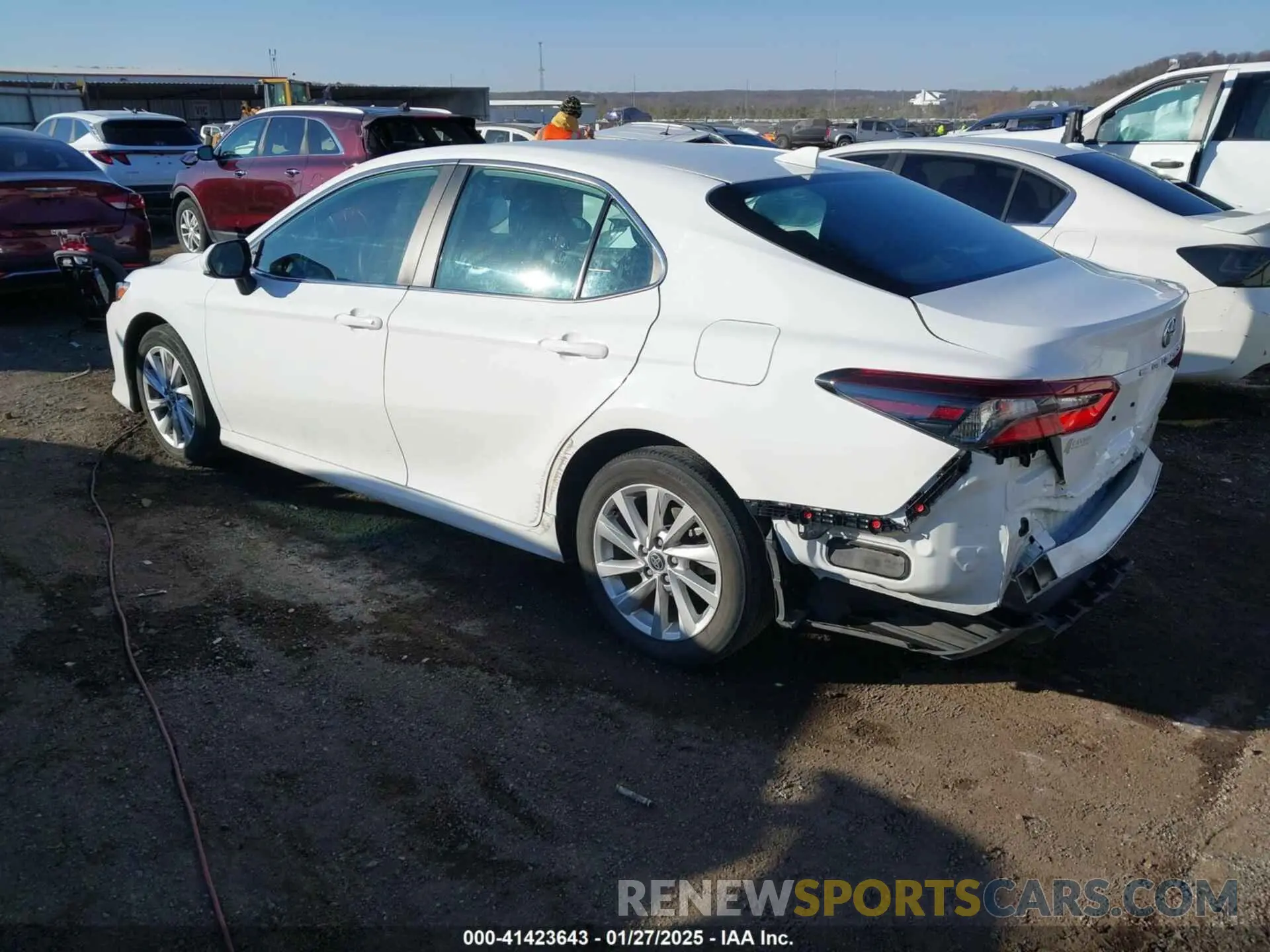 3 Фотография поврежденного автомобиля 4T1C11AK6PU181720 TOYOTA CAMRY 2023