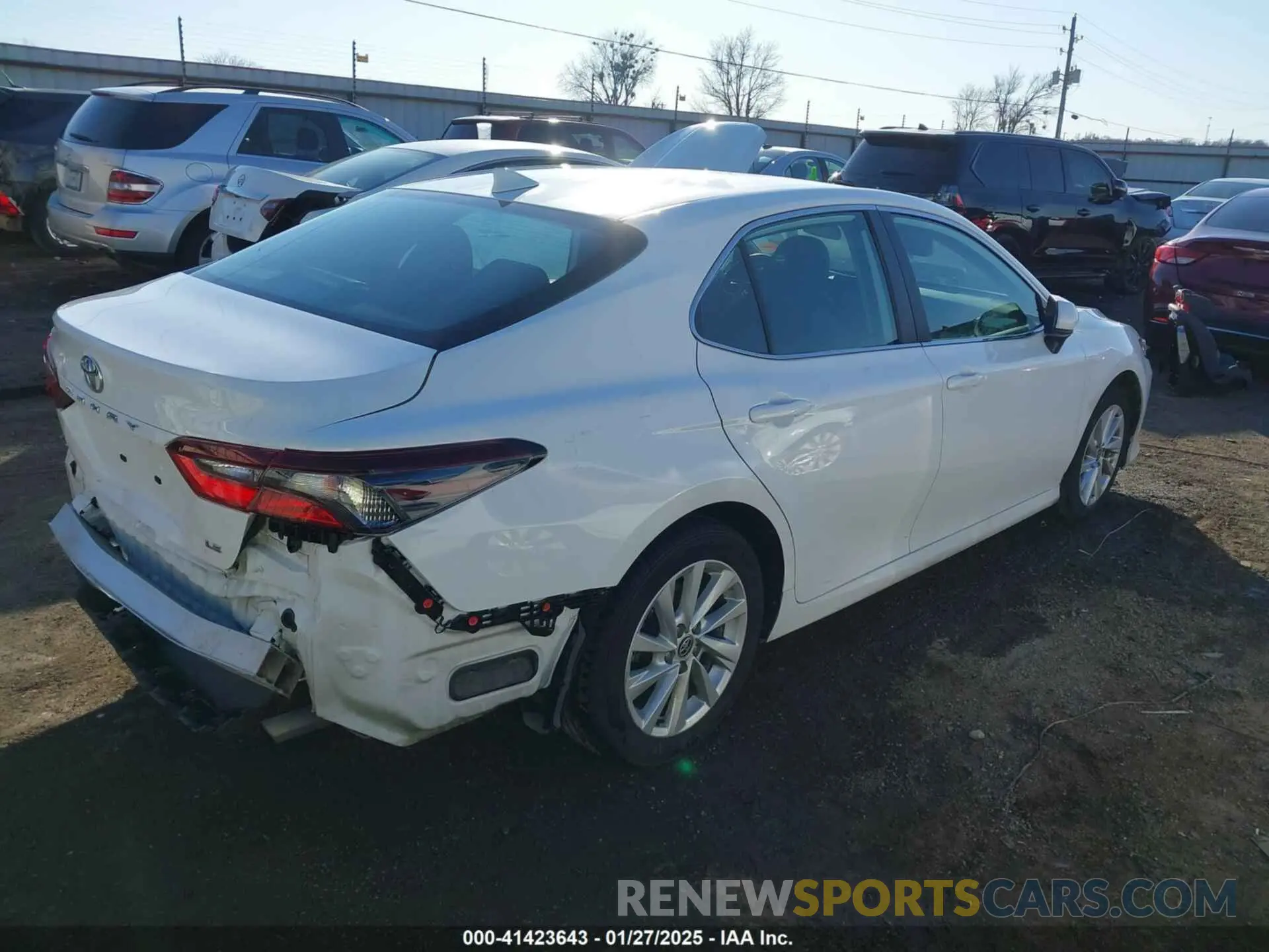 4 Фотография поврежденного автомобиля 4T1C11AK6PU181720 TOYOTA CAMRY 2023
