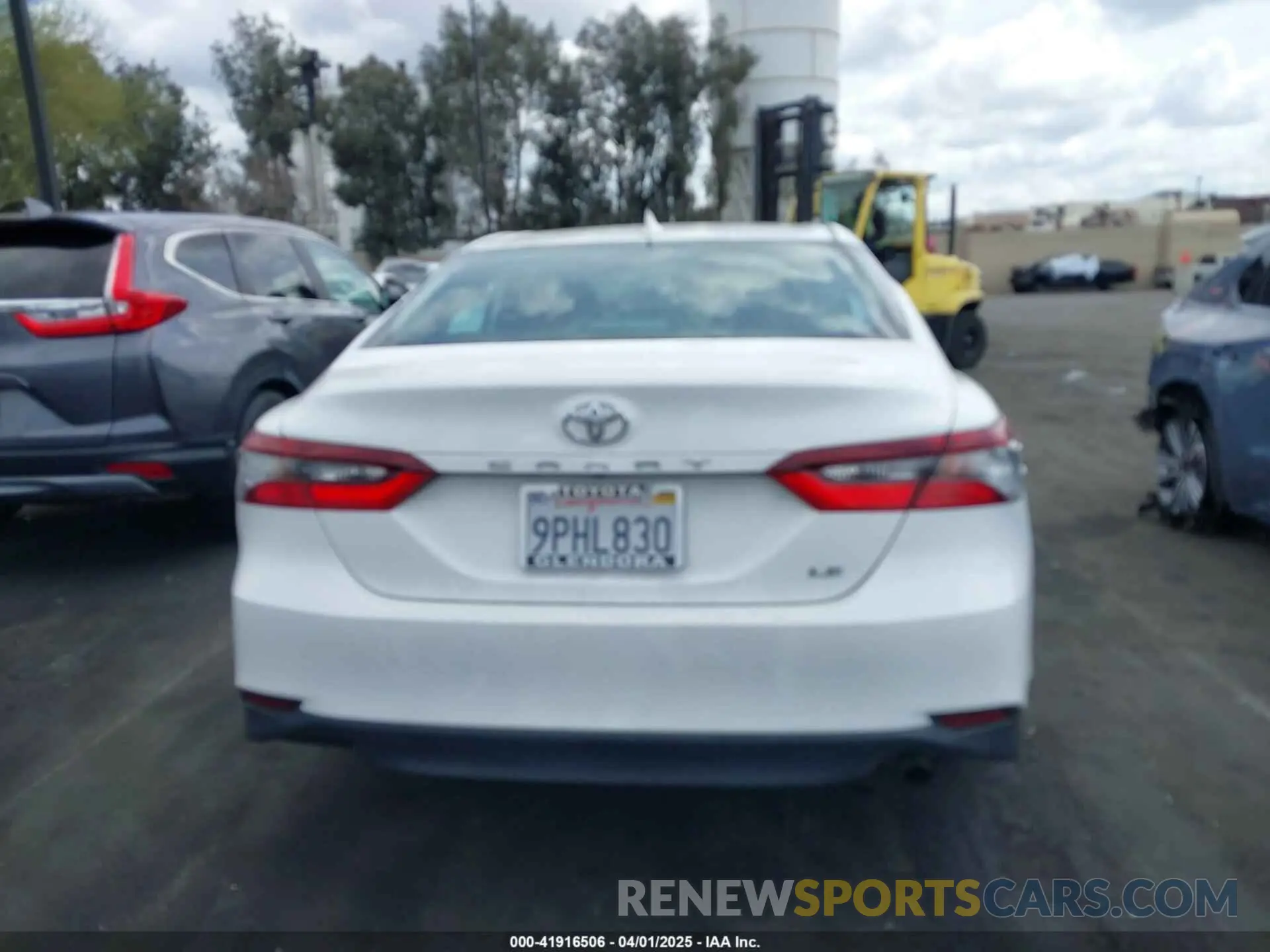 17 Photograph of a damaged car 4T1C11AK7PU086728 TOYOTA CAMRY 2023