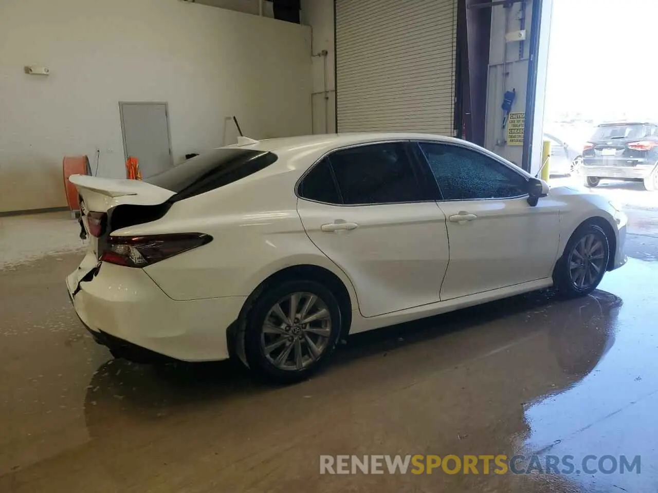 3 Фотография поврежденного автомобиля 4T1C11AK8PU736280 TOYOTA CAMRY 2023