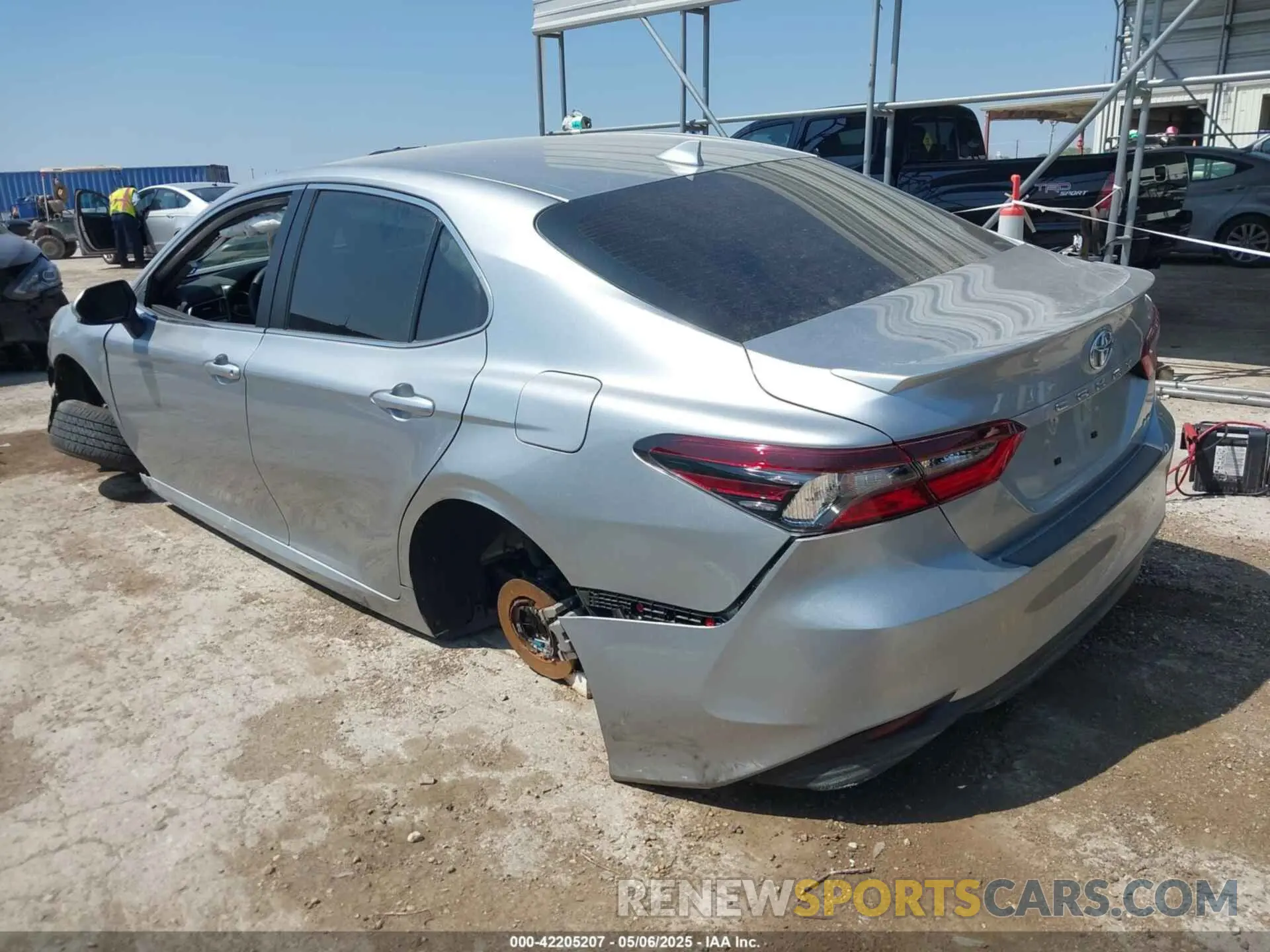 3 Фотография поврежденного автомобиля 4T1C11AK8PU806974 TOYOTA CAMRY 2023