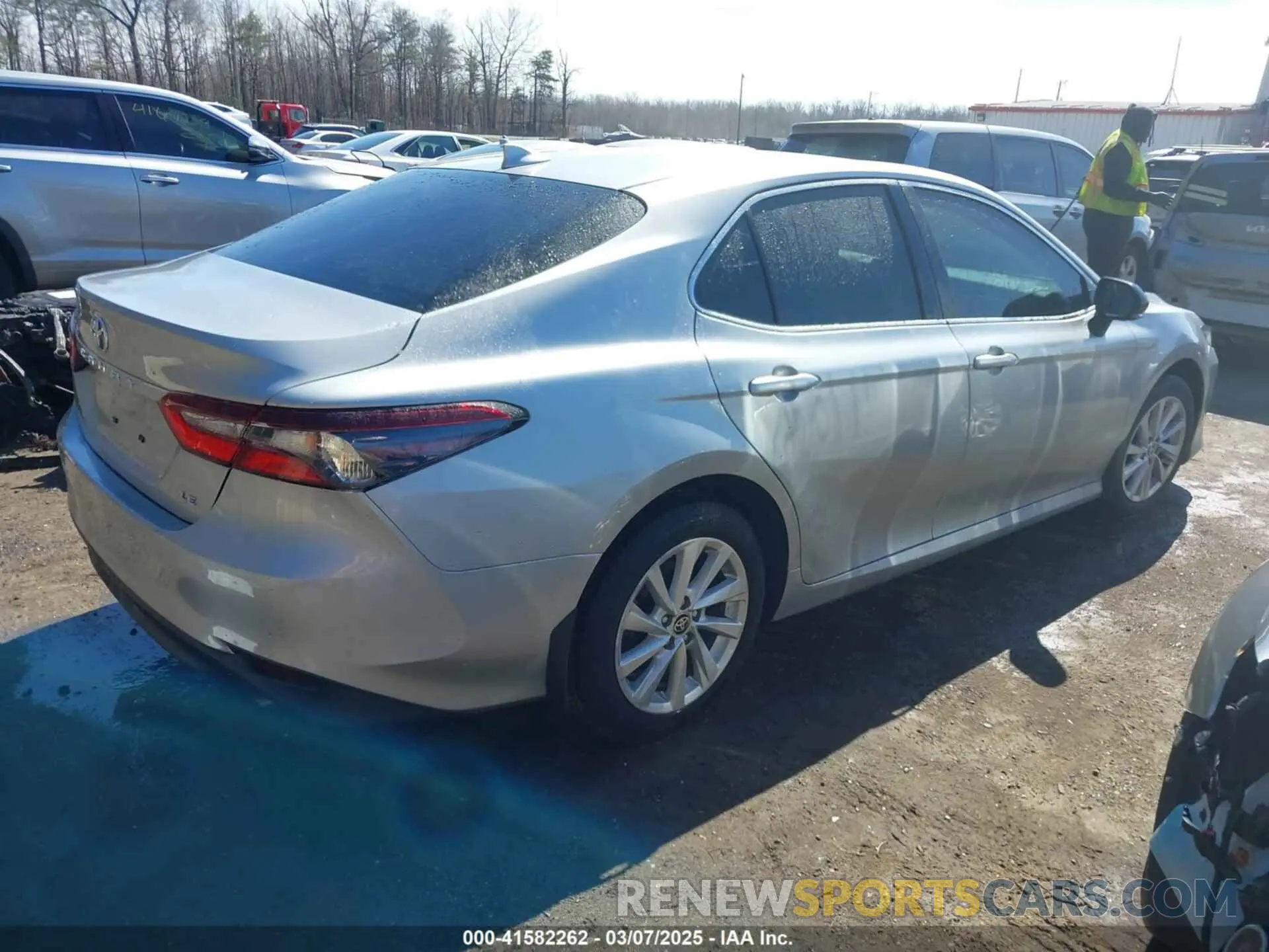 4 Фотография поврежденного автомобиля 4T1C11AKXPU144122 TOYOTA CAMRY 2023