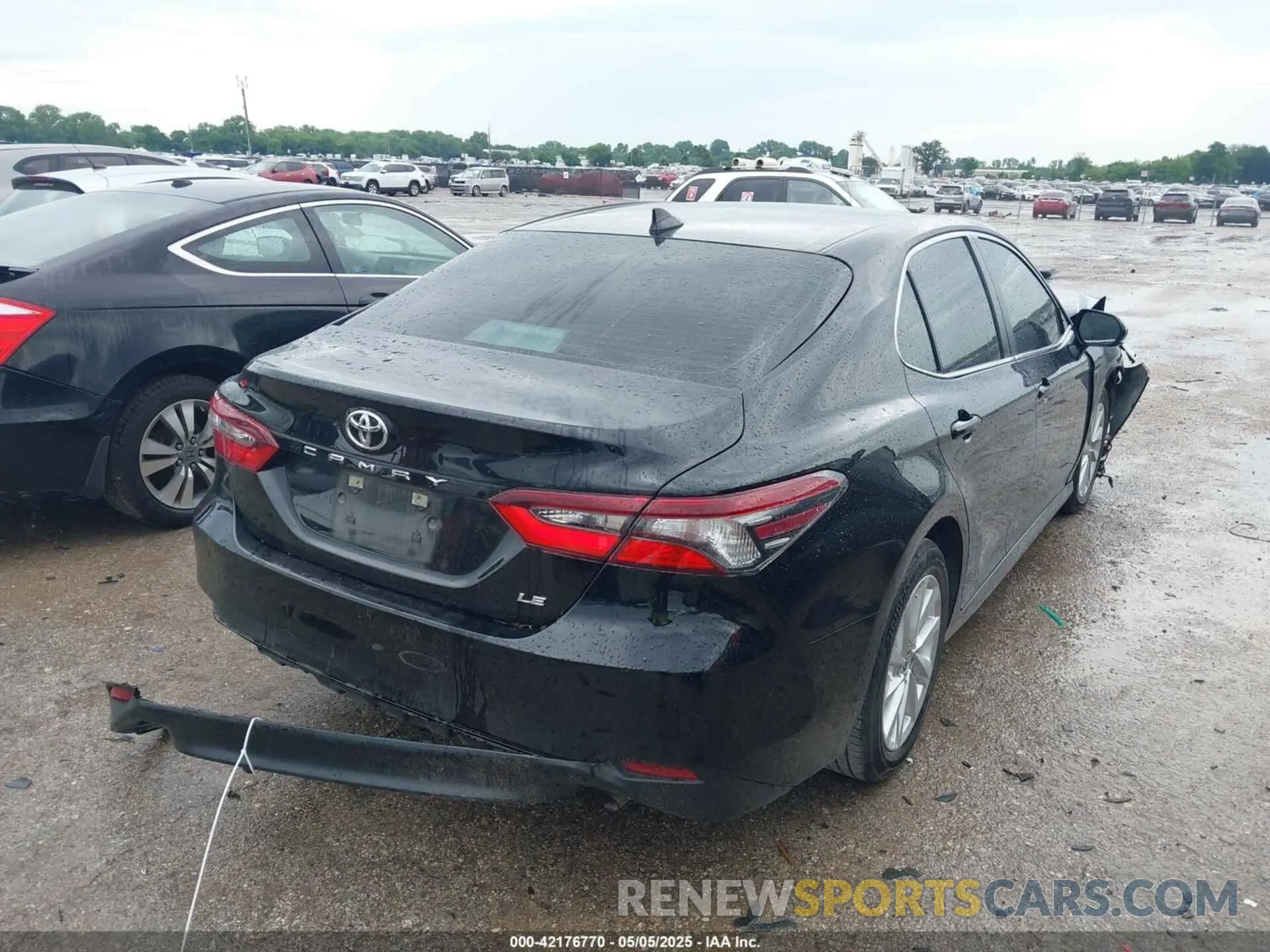 4 Фотография поврежденного автомобиля 4T1C11AKXPU766851 TOYOTA CAMRY 2023