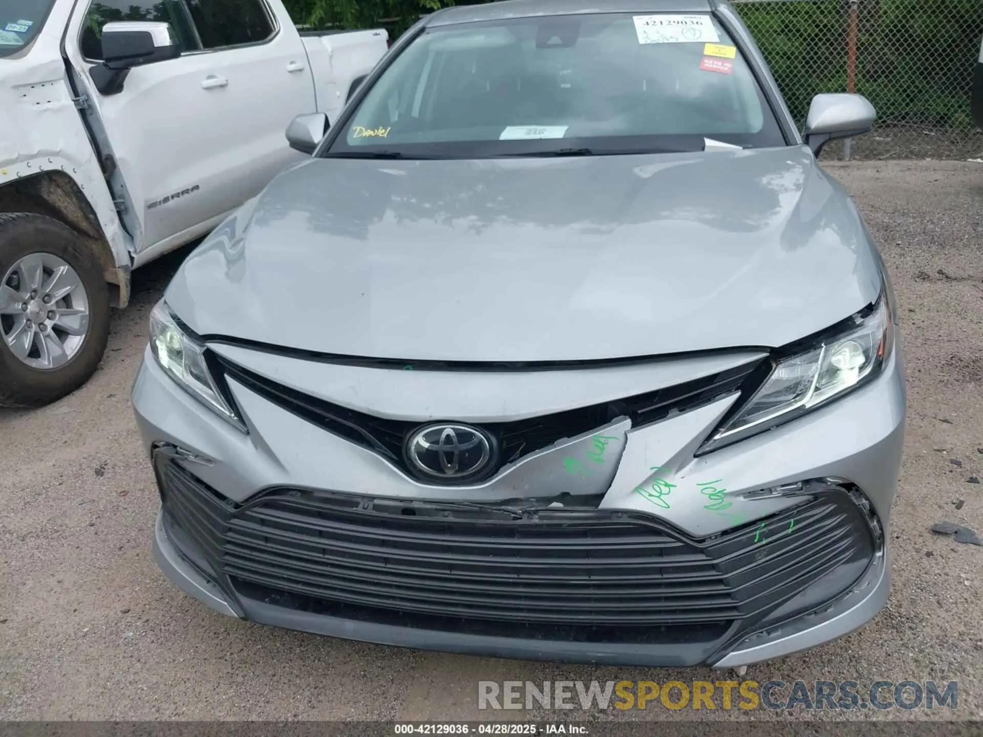 12 Фотография поврежденного автомобиля 4T1C11BK8PU103194 TOYOTA CAMRY 2023