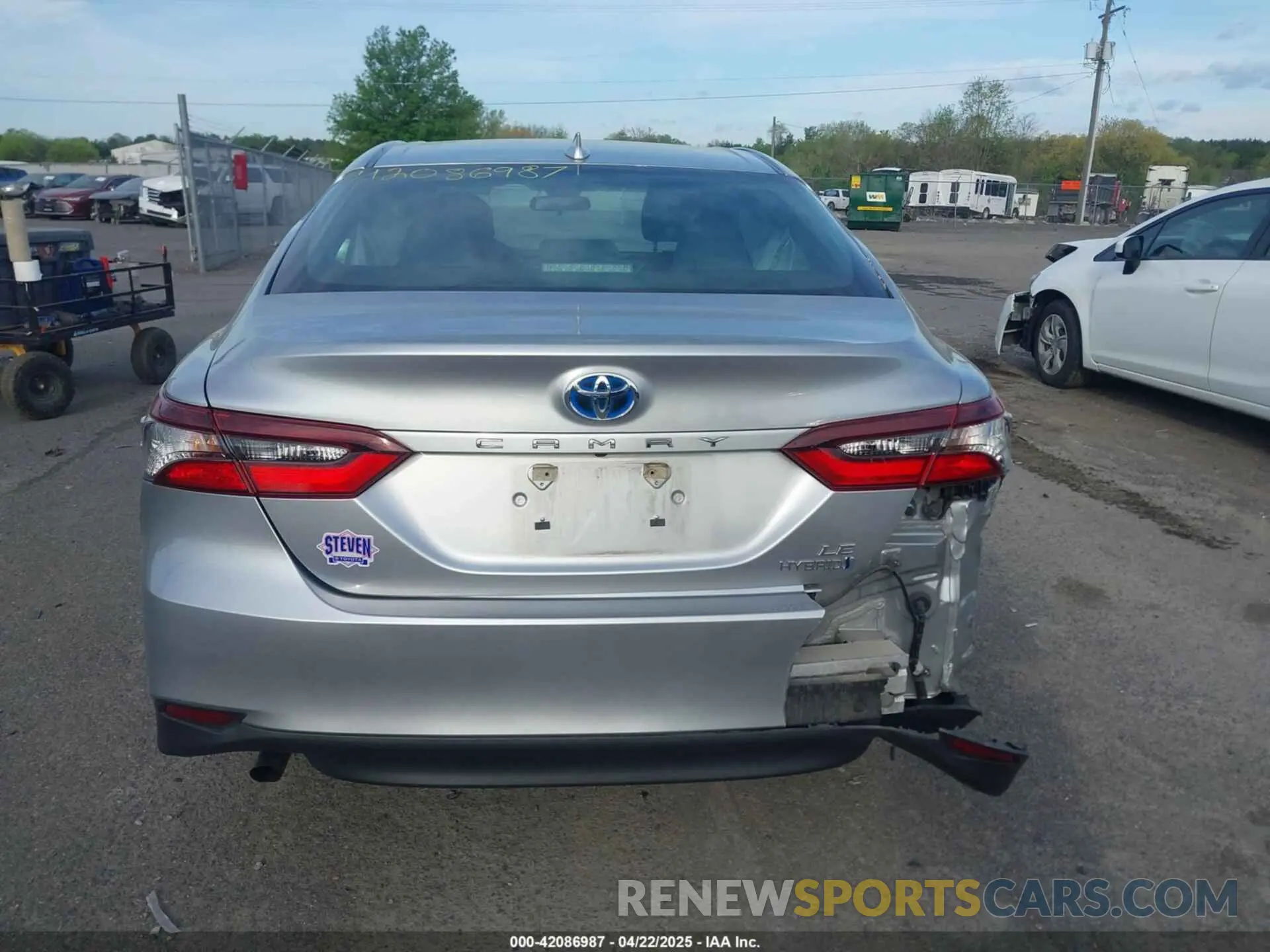 16 Photograph of a damaged car 4T1C31AK7PU600815 TOYOTA CAMRY 2023